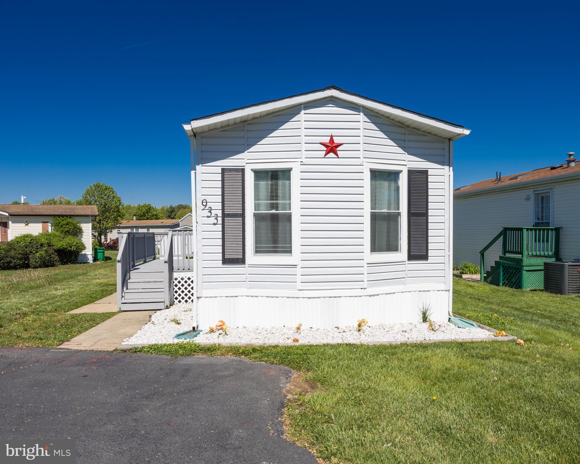 933 LAURA LEE CIRCLE 187