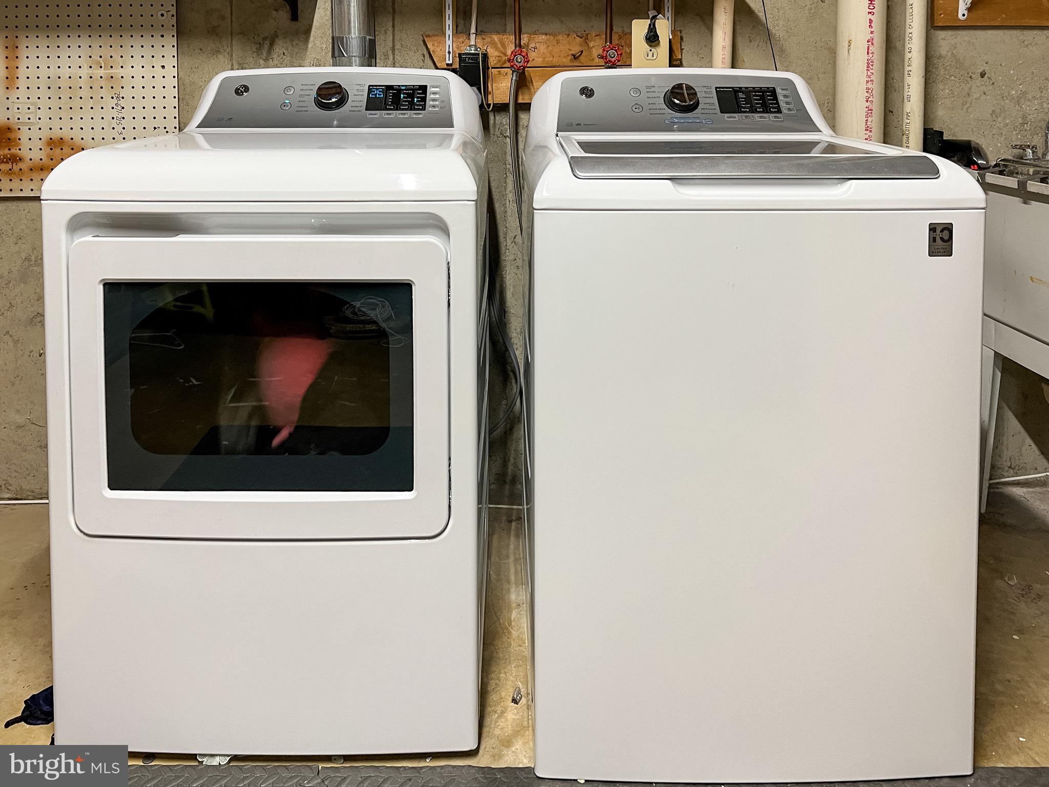 ROBIN MEADOWS - Residential