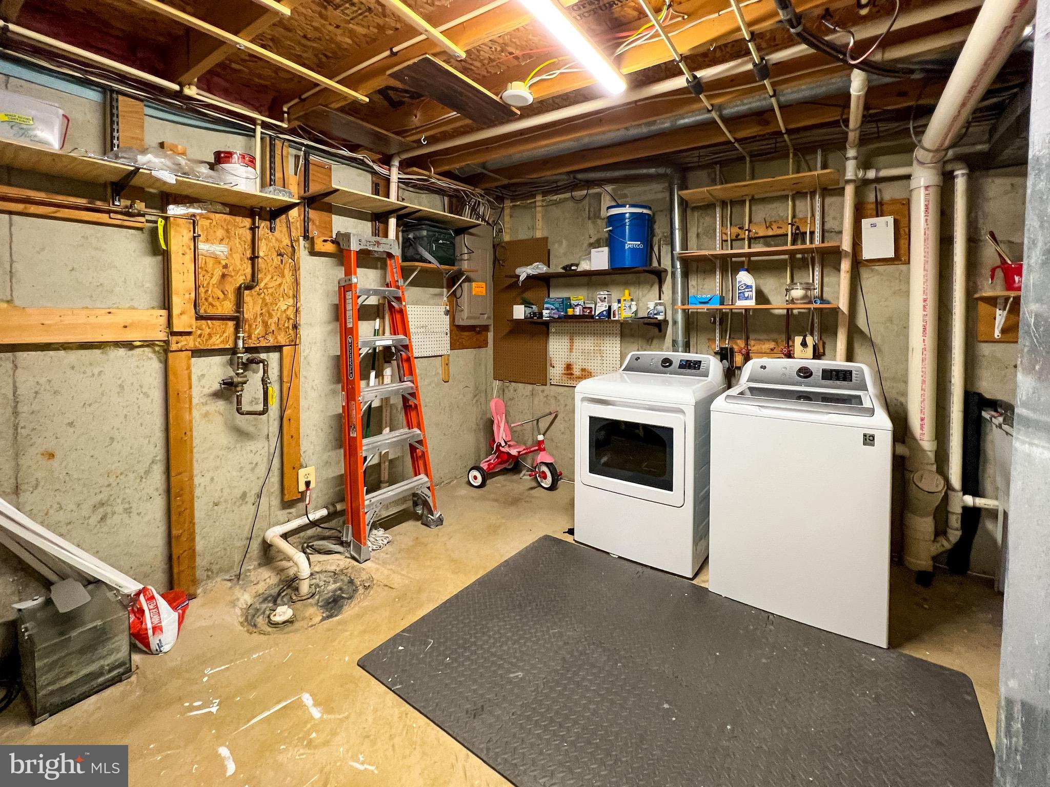 ROBIN MEADOWS - Residential