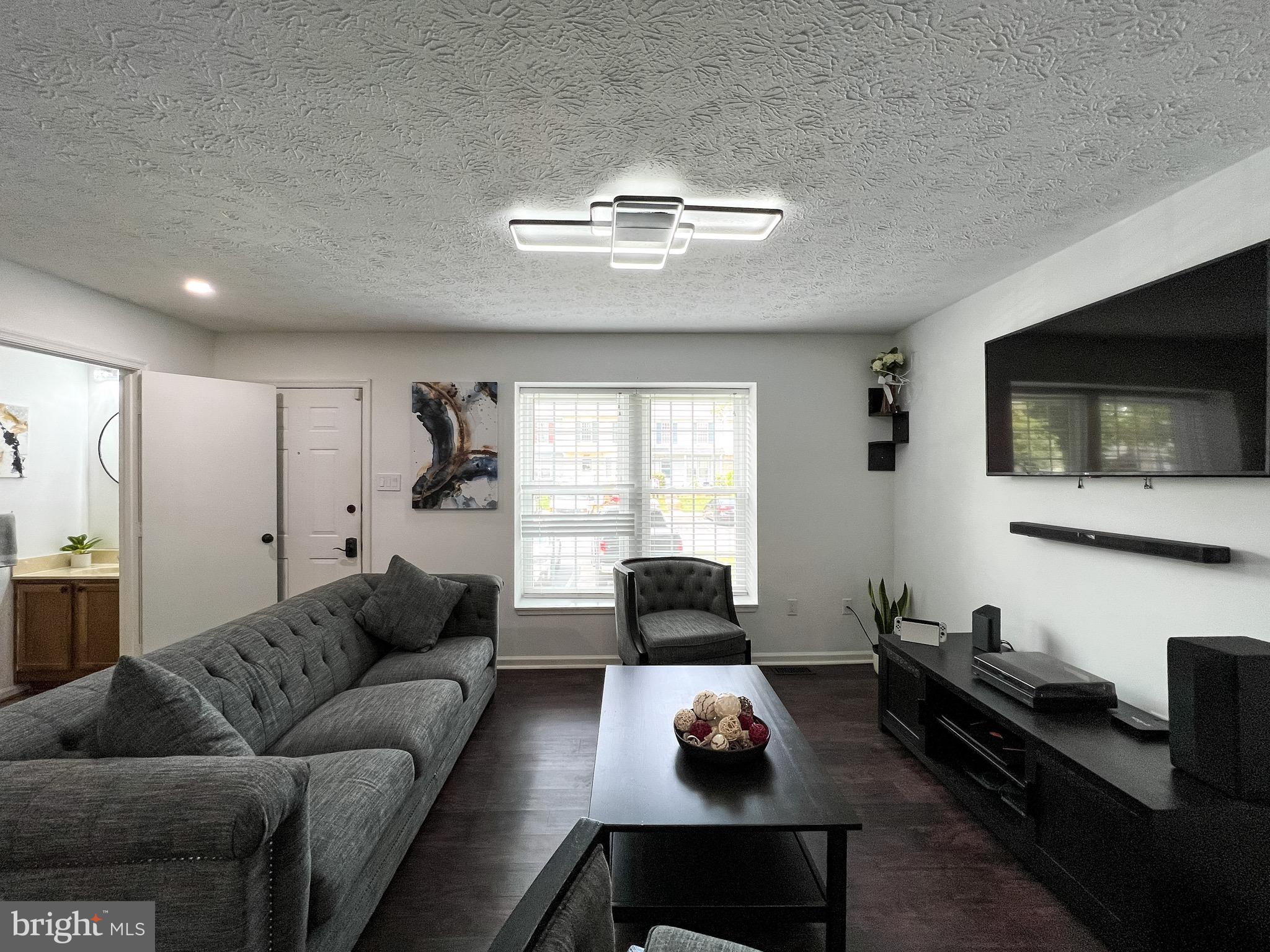 ROBIN MEADOWS - Residential