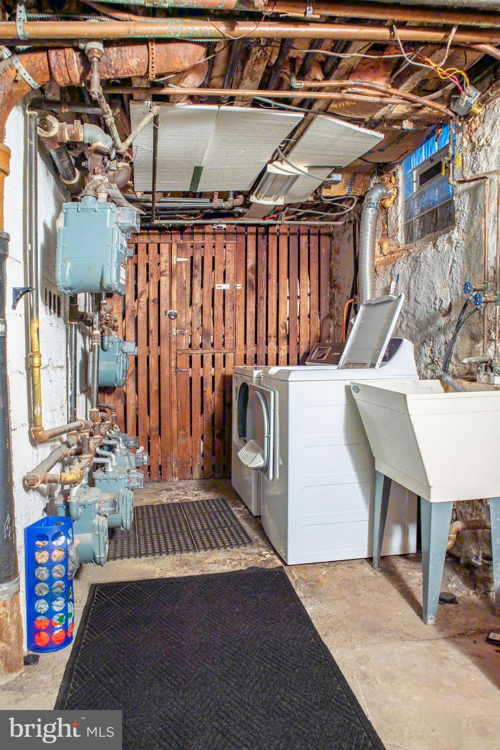 WASHINGTON SQ WEST - Residential Lease