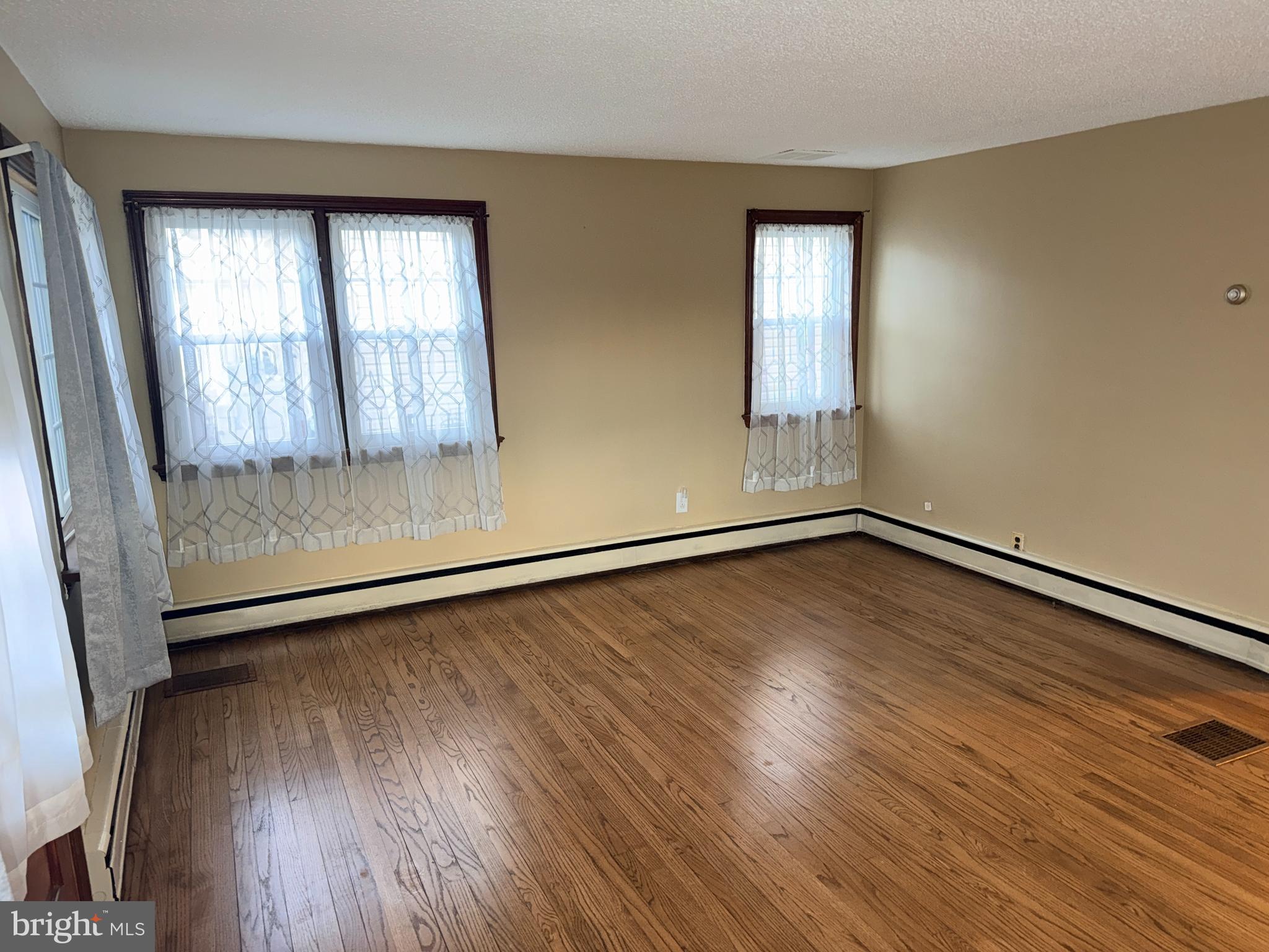 LESTER - Residential