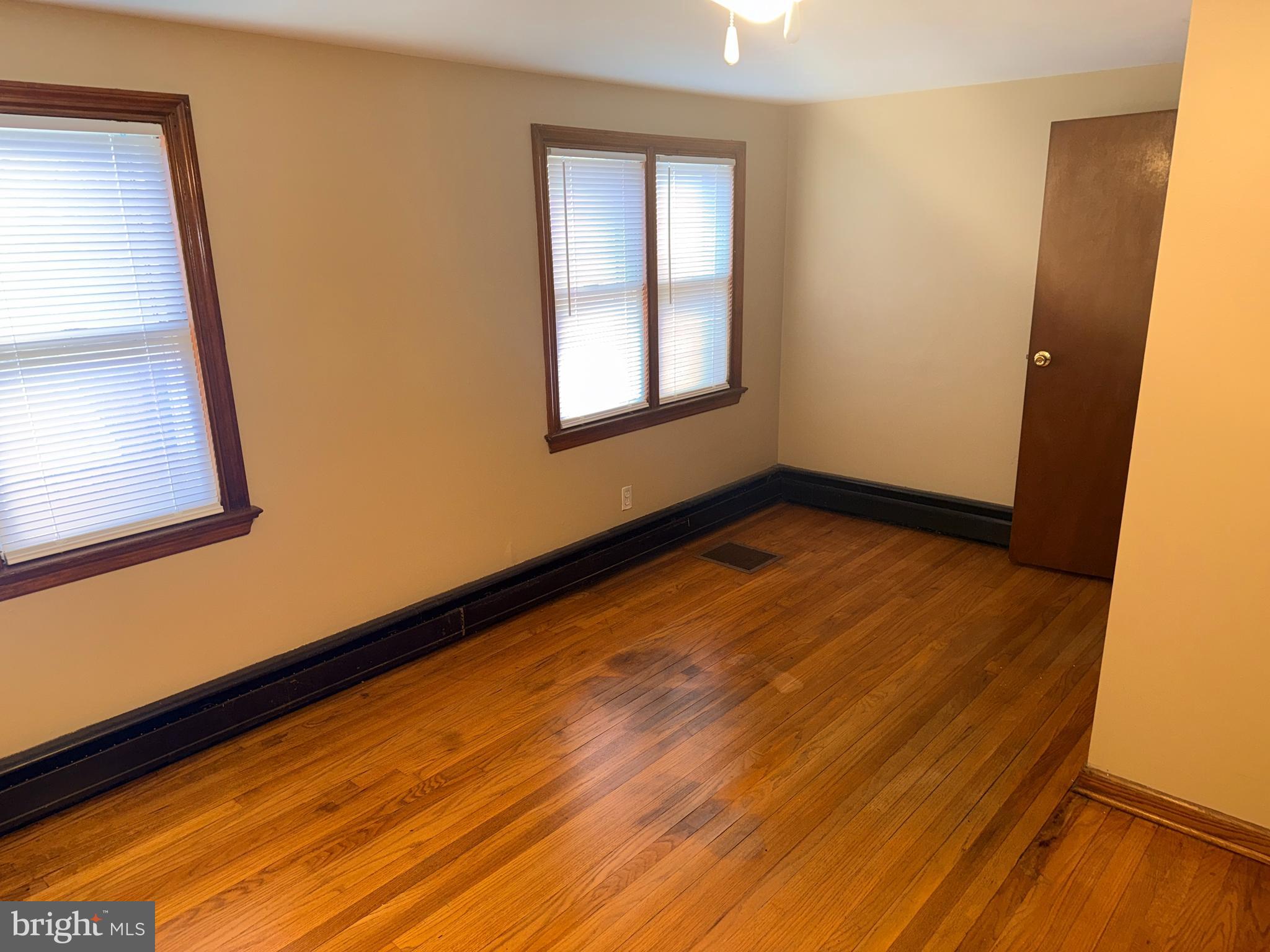 LESTER - Residential