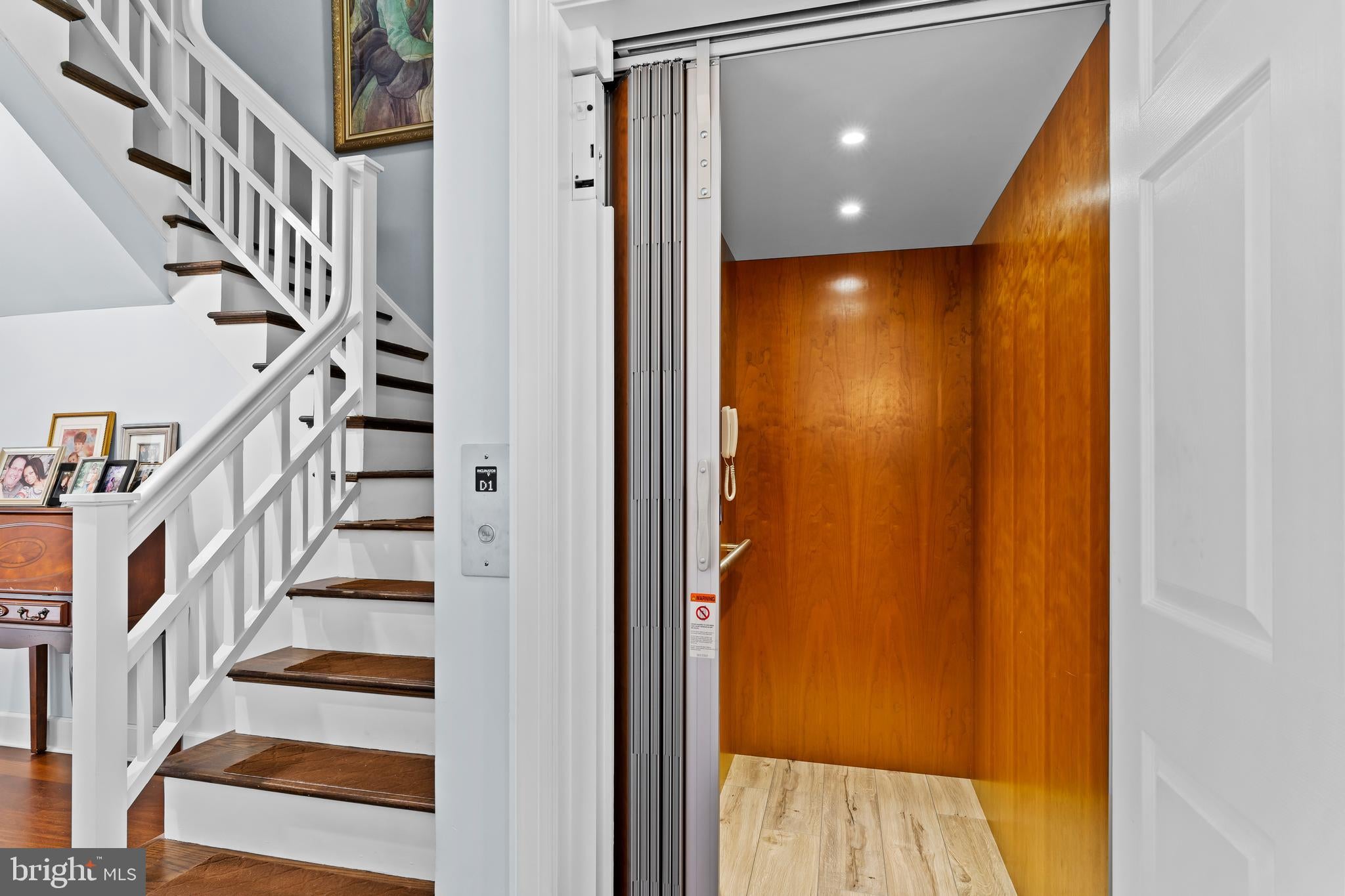 543 BRIDGEVIEW DRIVE