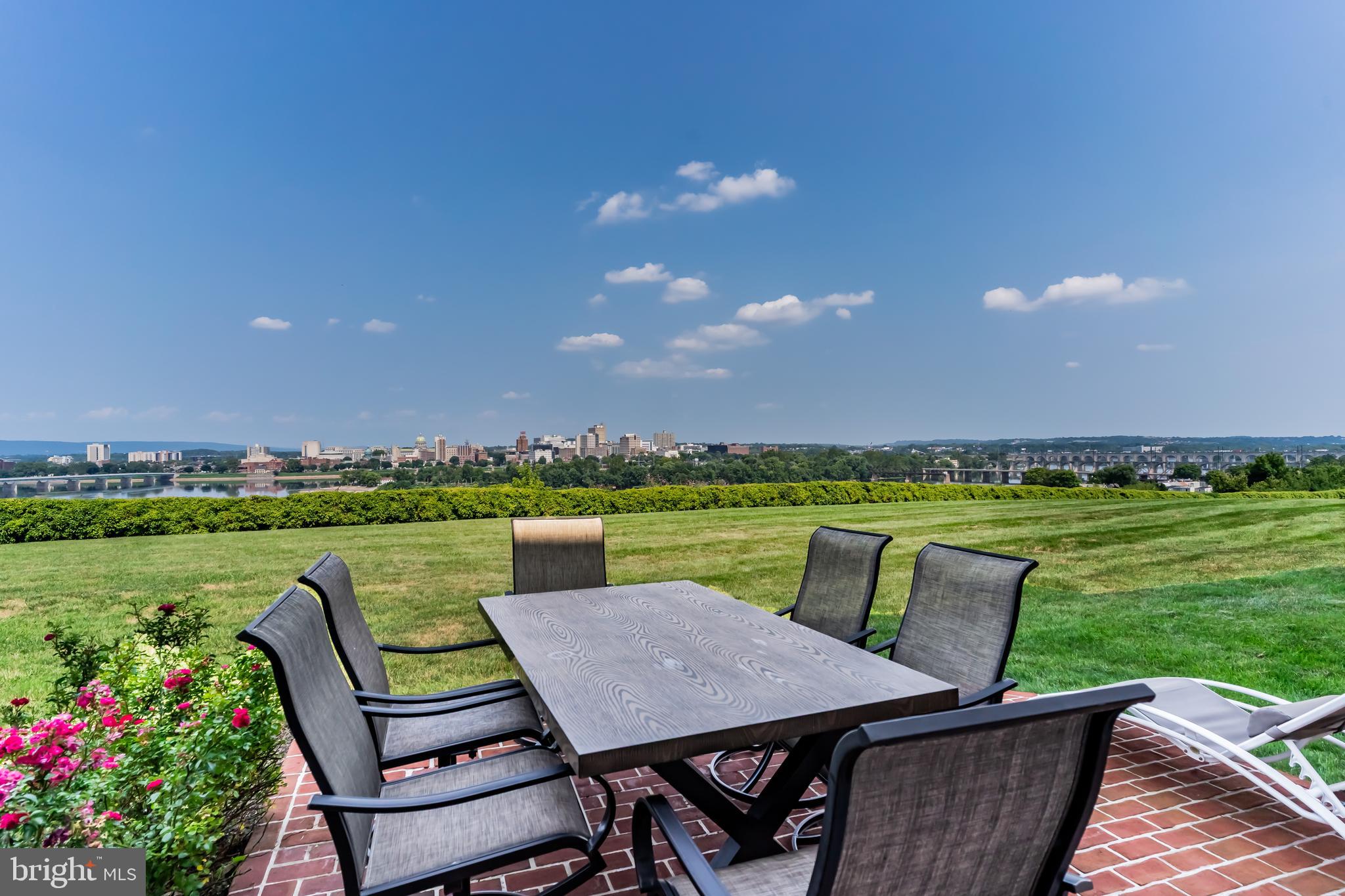 543 BRIDGEVIEW DRIVE