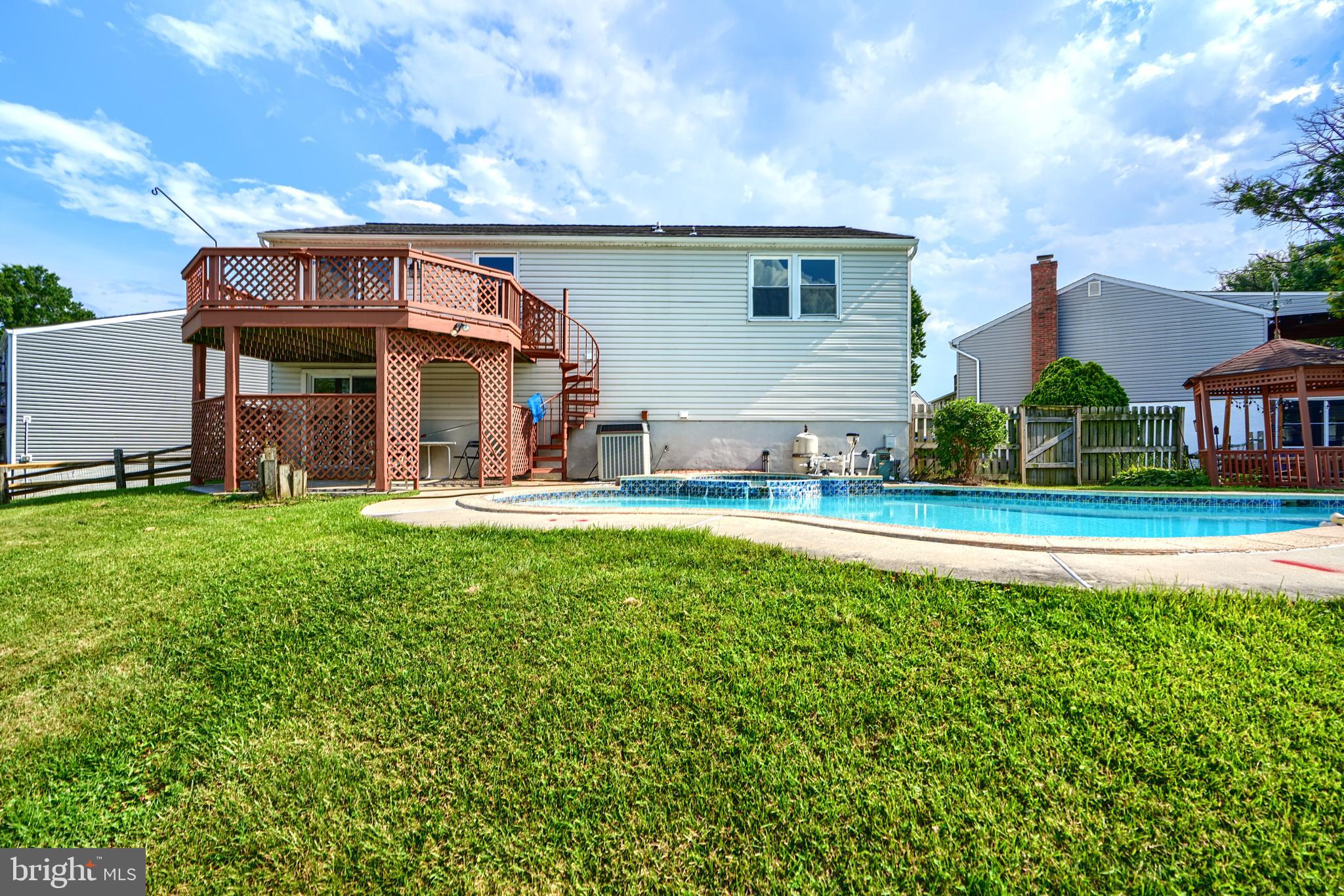 NOTTINGHAM WOODS - Residential