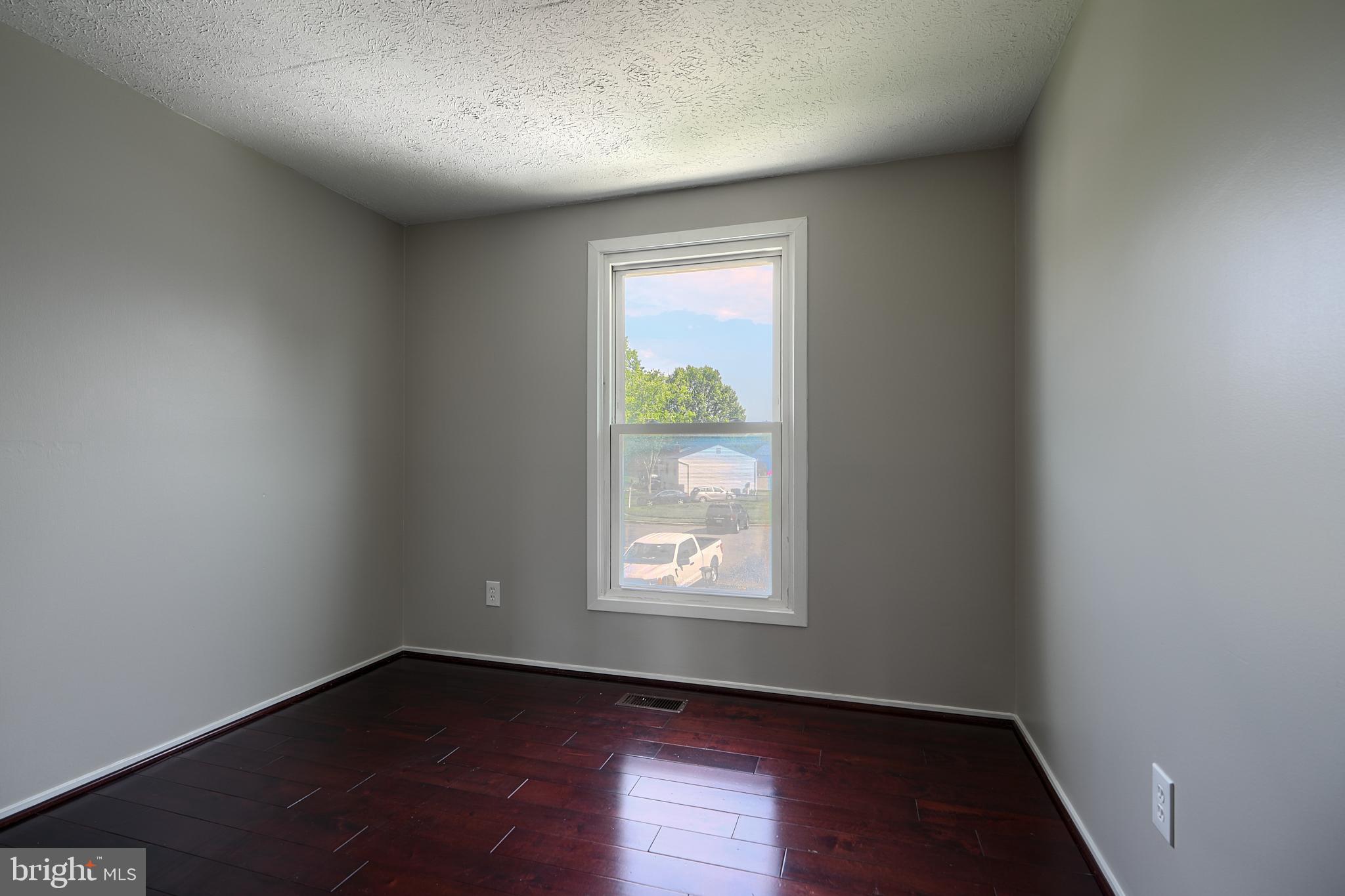 NOTTINGHAM WOODS - Residential