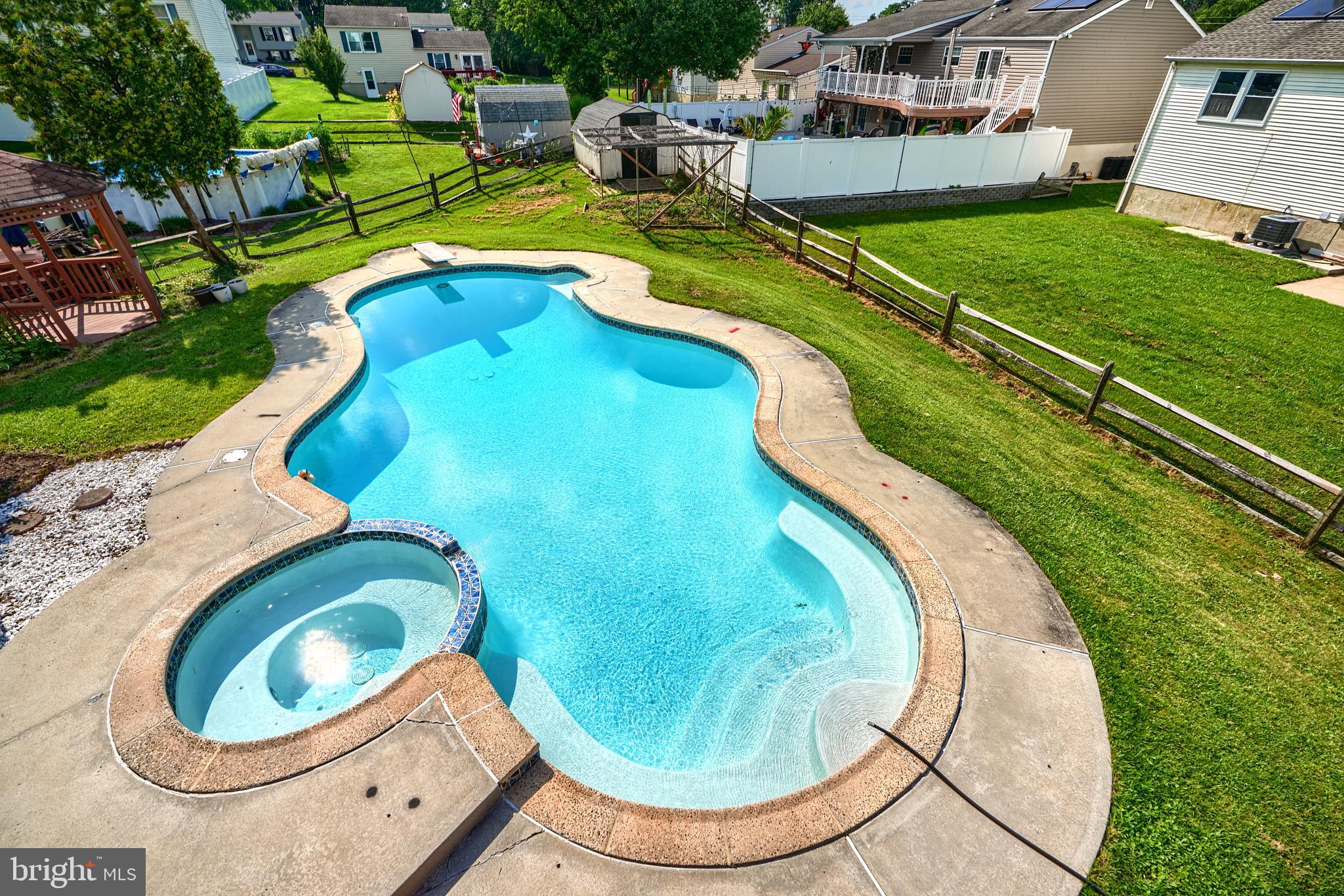 NOTTINGHAM WOODS - Residential