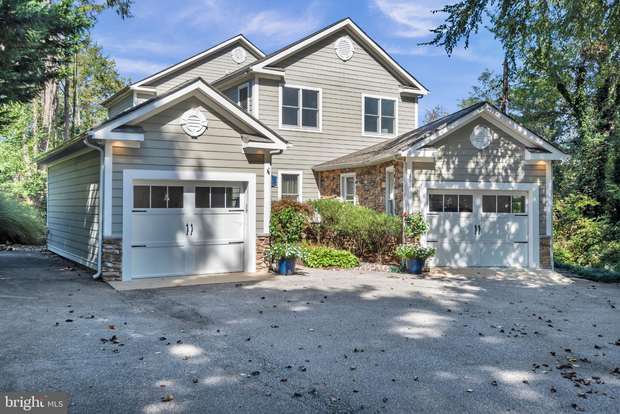 ADMIRAL HEIGHTS - Residential