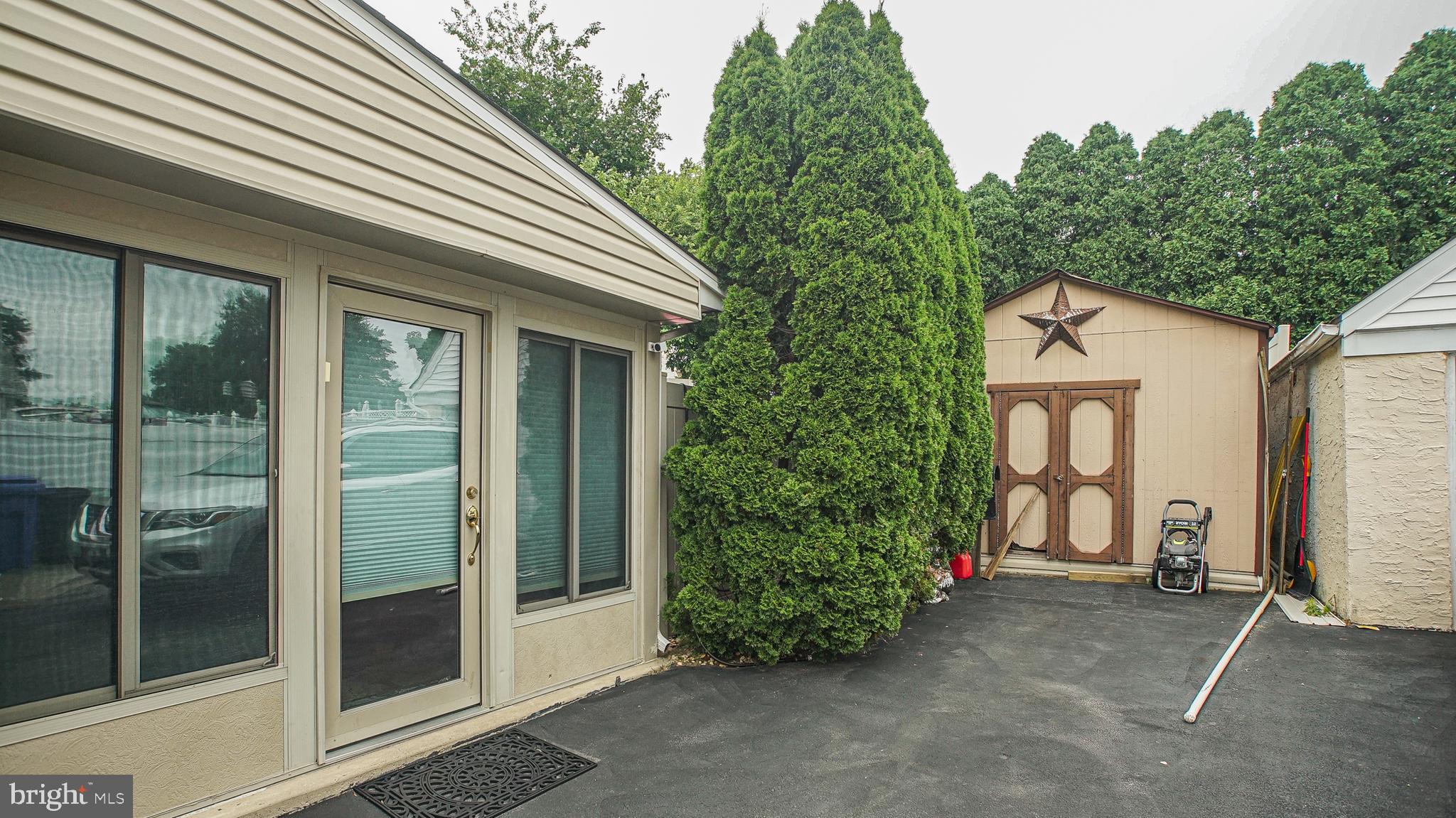 SOMERTON - Residential