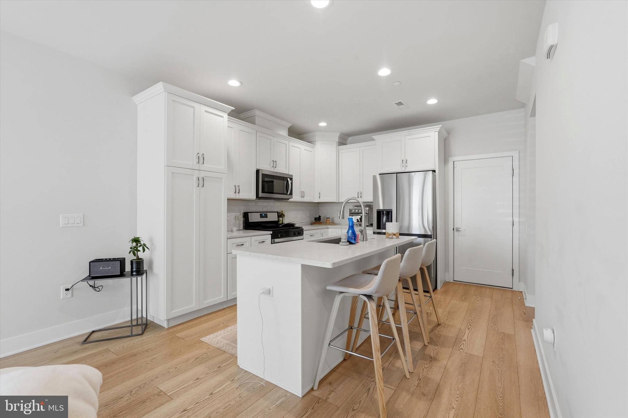 2160 NORTHBANK PLACE 166