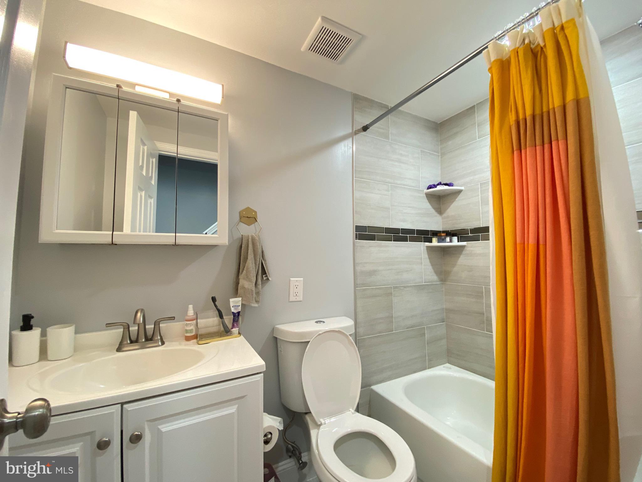 TEMPLE UNIVERSITY - Residential Lease