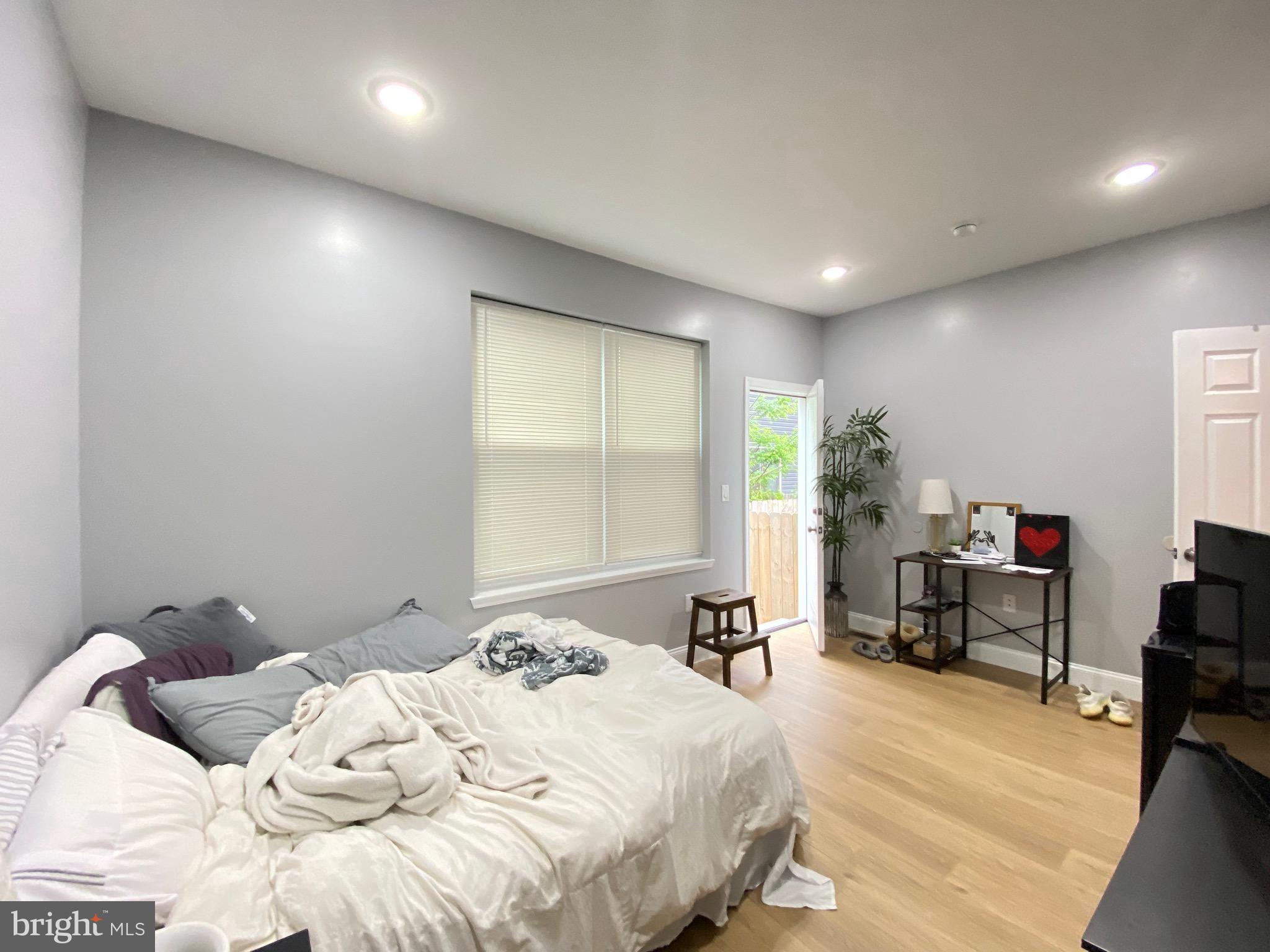 TEMPLE UNIVERSITY - Residential Lease