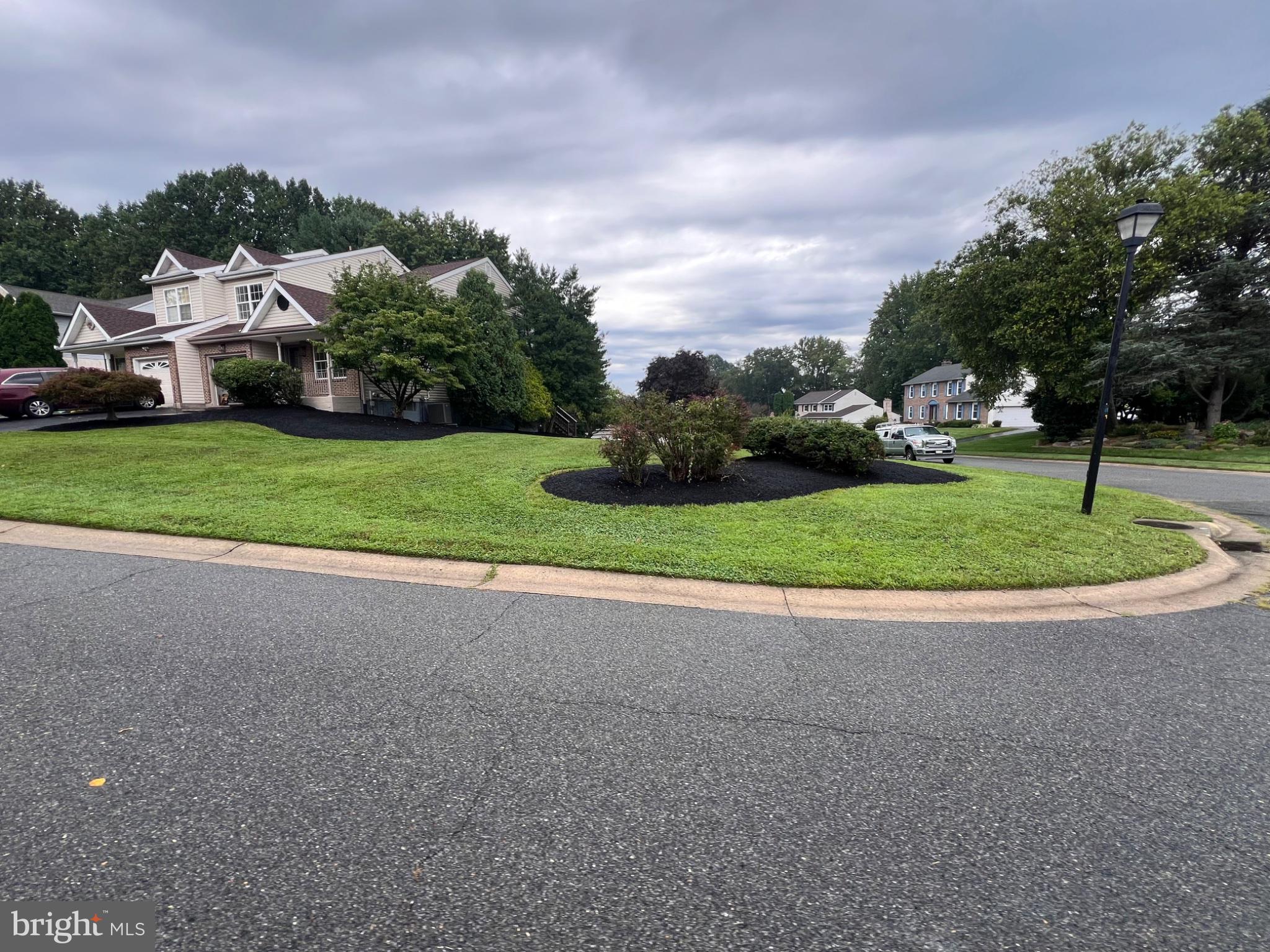 28 EYNON COURT