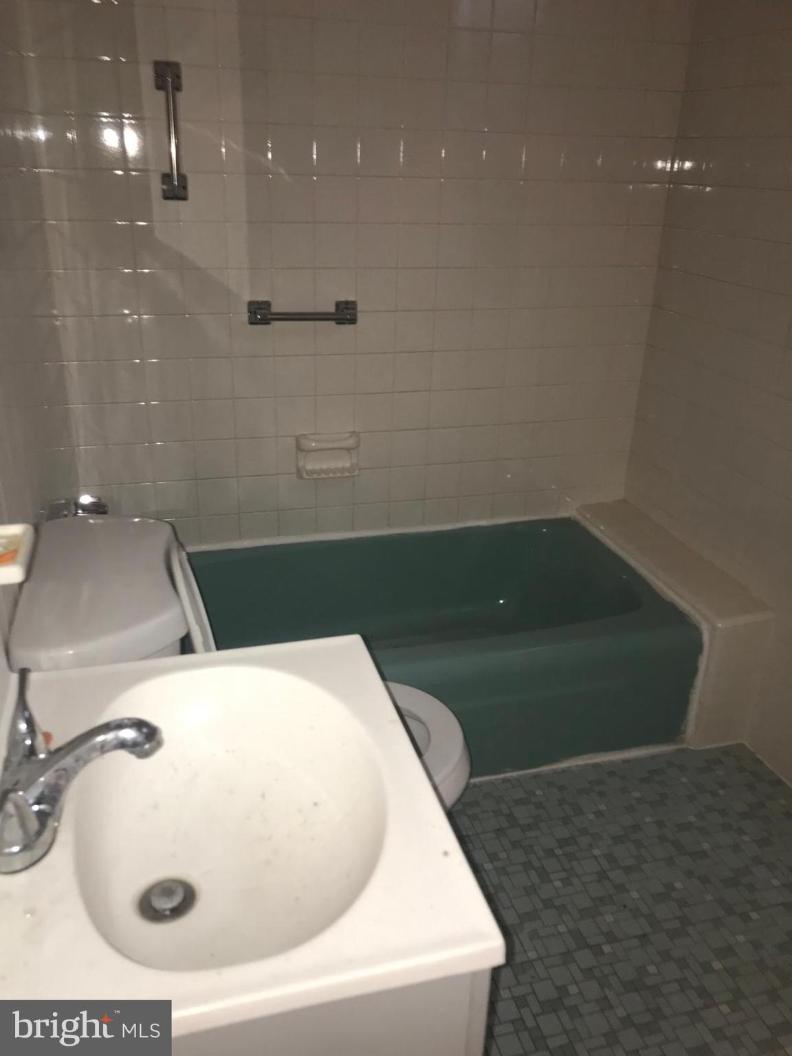 ELMWOOD PARK - Residential