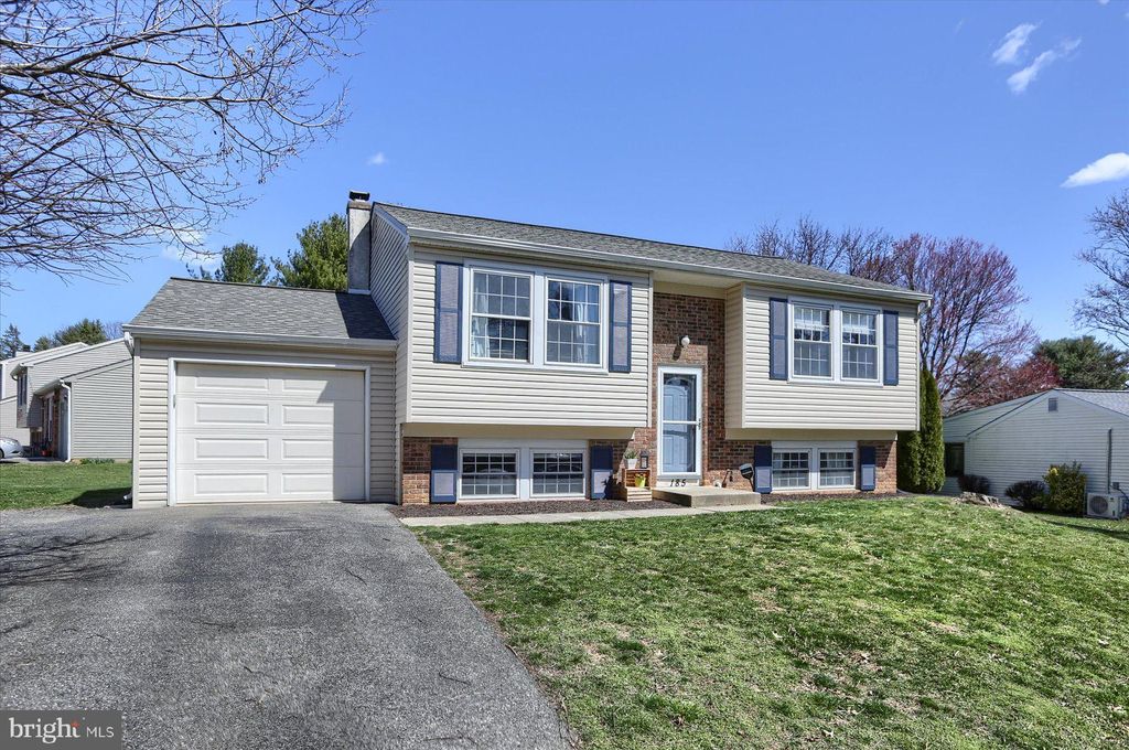 Photo of 185 Warren Way, Lancaster, PA 17601 (MLS # PALA2048328)
