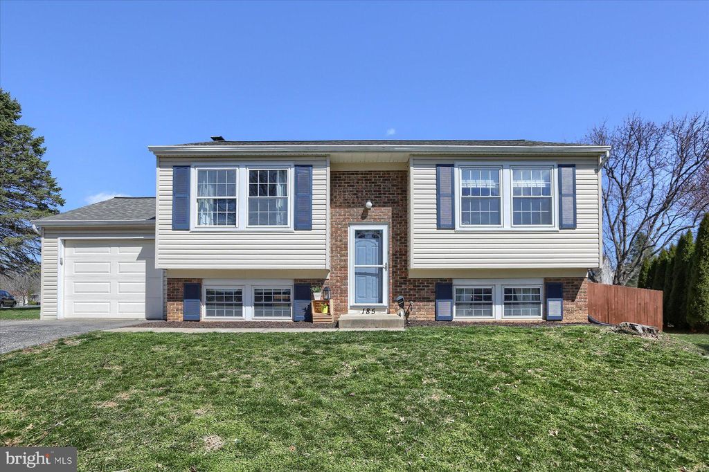 Photo of 185 Warren Way, Lancaster, PA 17601 (MLS # PALA2048328)