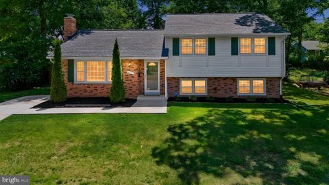 Photo of 14711 Carlbern Drive, CENTREVILLE, VA 20120 (MLS # VAFX2304756)