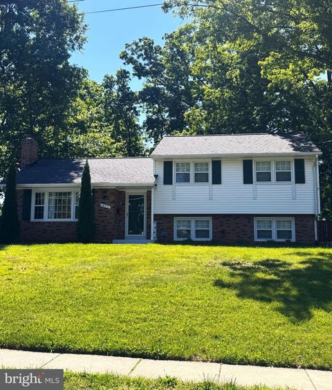 Photo of 14711 Carlbern Drive, CENTREVILLE, VA 20120 (MLS # VAFX2304756)