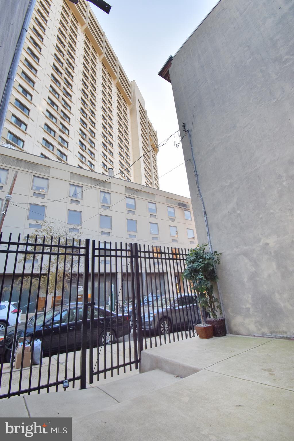 ART MUSEUM AREA - Commercial Sale