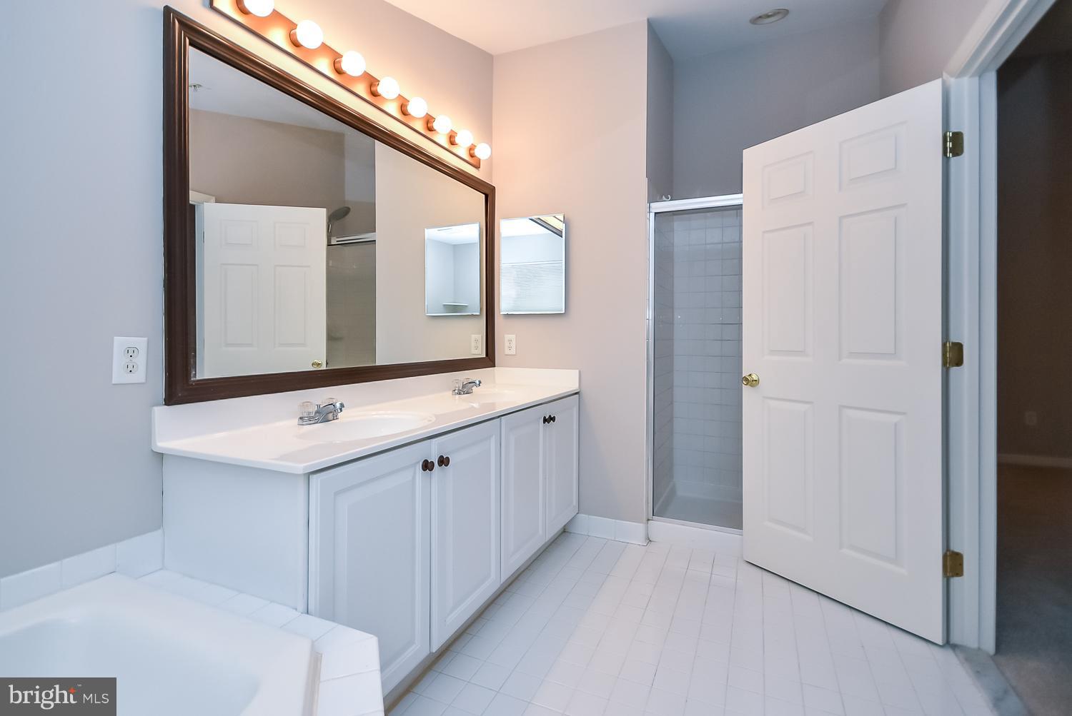 PINEY ORCHARD - Residential