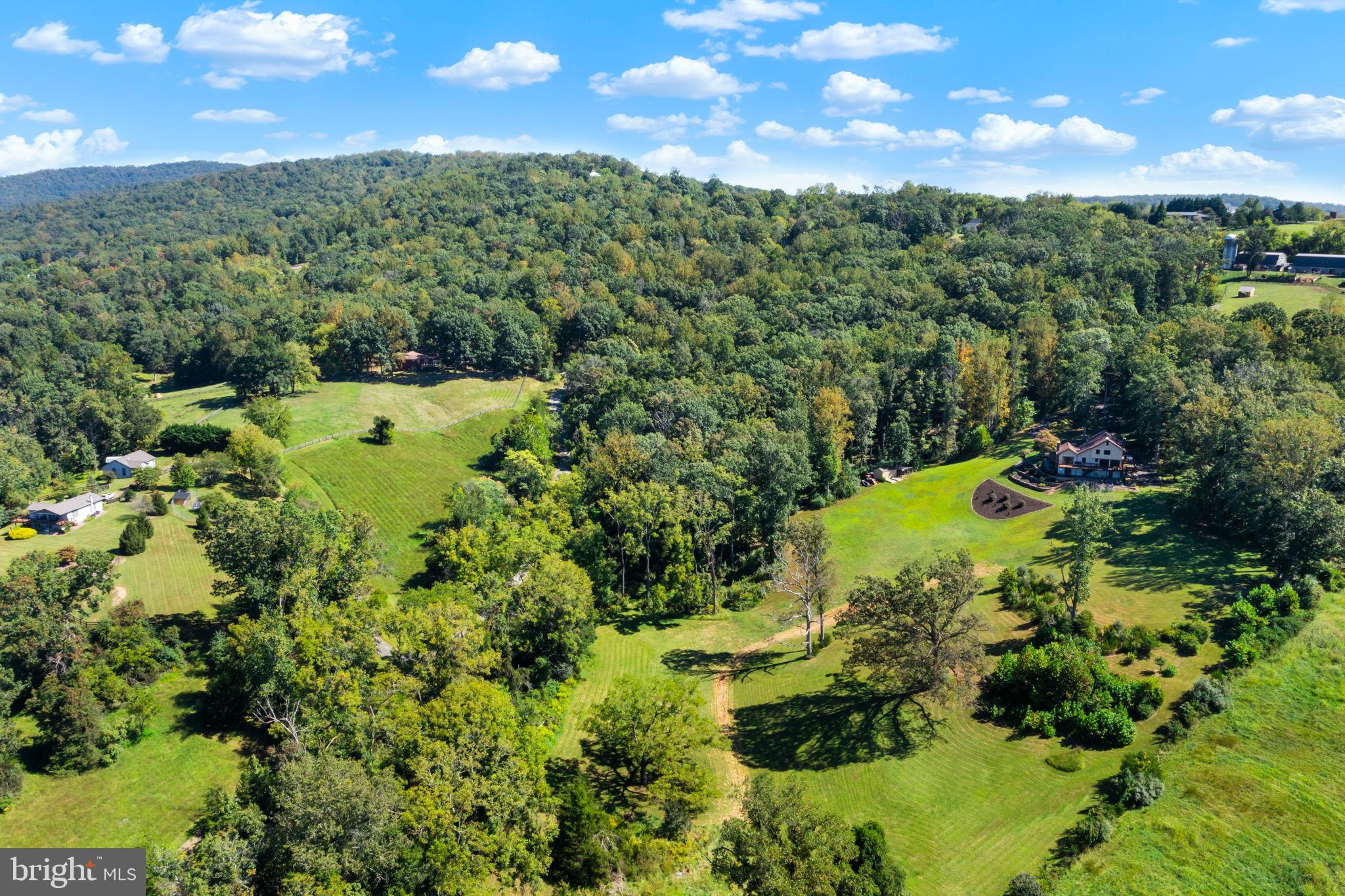 BELLEVUE FARMS - Residential