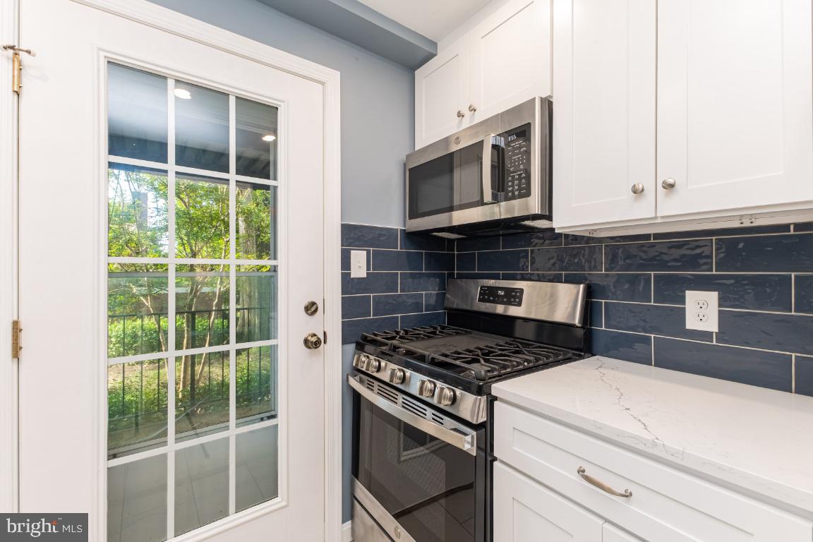 ARLINGTON OAKS - Residential Lease