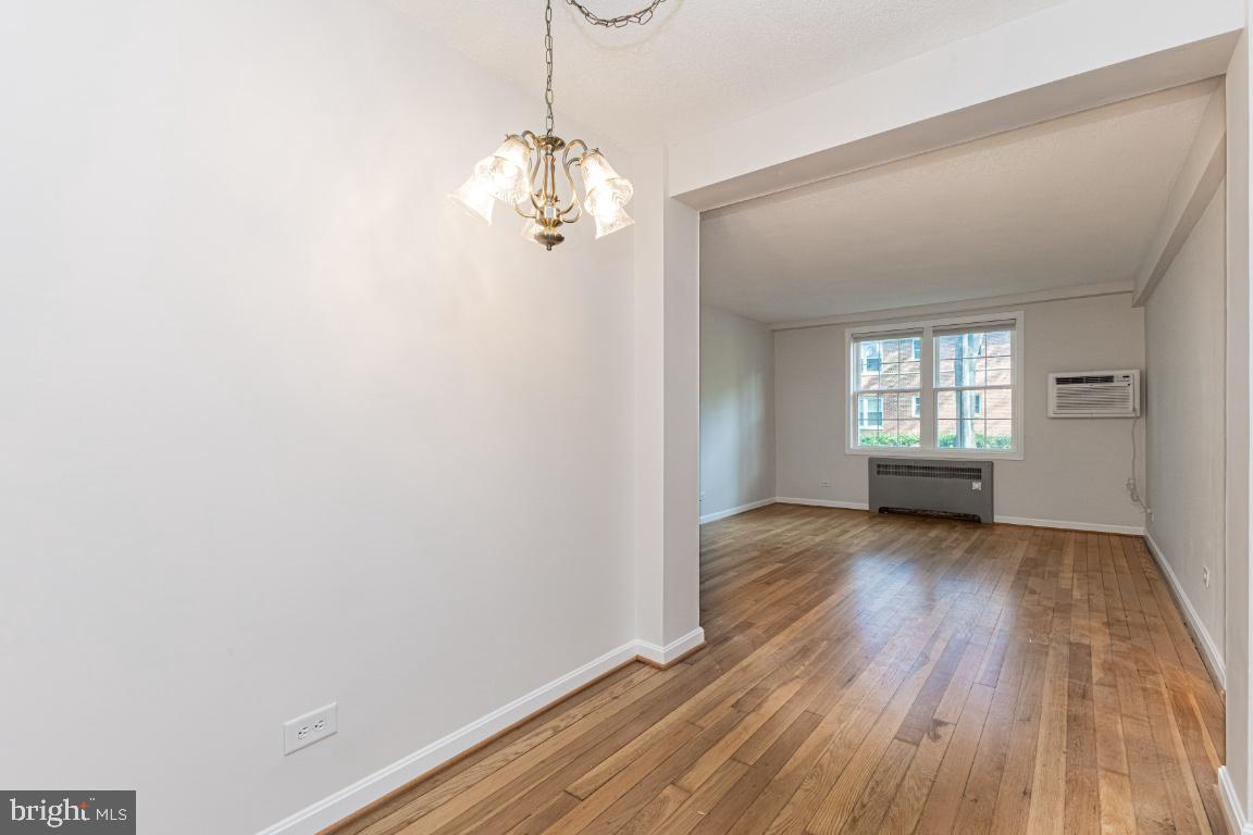 ARLINGTON OAKS - Residential Lease