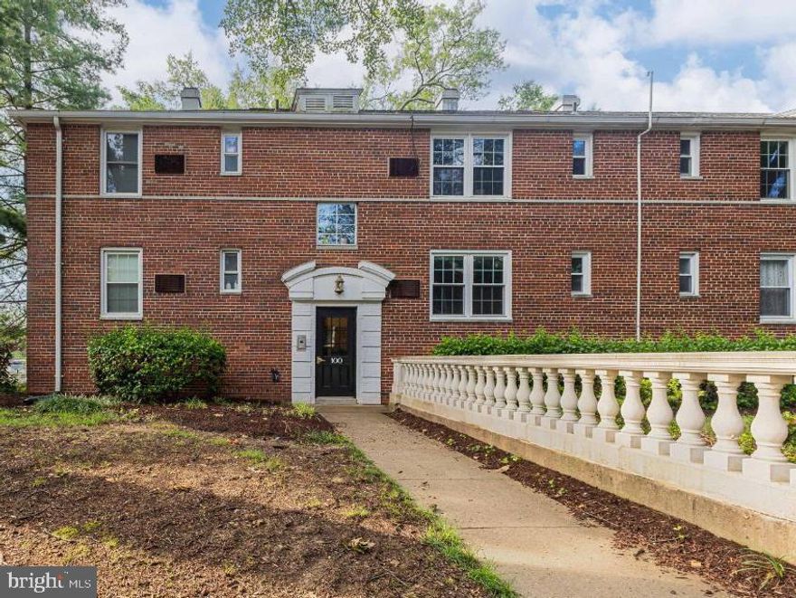 Waived move in fee for any lease signed before 12.20!! 
Stunning, recently, renovated 1BR/1BA Condo in Arlington Oaks!
This beautifully updated unit offers modern living in a prime Arlington location! Step into a fully renovated kitchen featuring brand-new cabinets, granite countertops, and stainless steel appliances—including a dishwasher, stove, microwave, and refrigerator.
Gorgeous hardwood floors flow through the living area and bedroom, while brand-new tile adds a stylish touch to the kitchen and bathroom. The open-concept layout is filled with natural light, highlighted by a large picture window in the living room and direct access to a private outdoor balcony—perfect for relaxing or entertaining.

Residents enjoy the convenience of up to two parking passes per unit and two guest passes, making hosting a breeze.

Located just minutes from Ballston Metro, top-rated shopping, dining, and entertainment, this unit blends comfort, style, and unbeatable access. The Arlington Oaks community also features a beautifully landscaped courtyard and inviting outdoor common space.