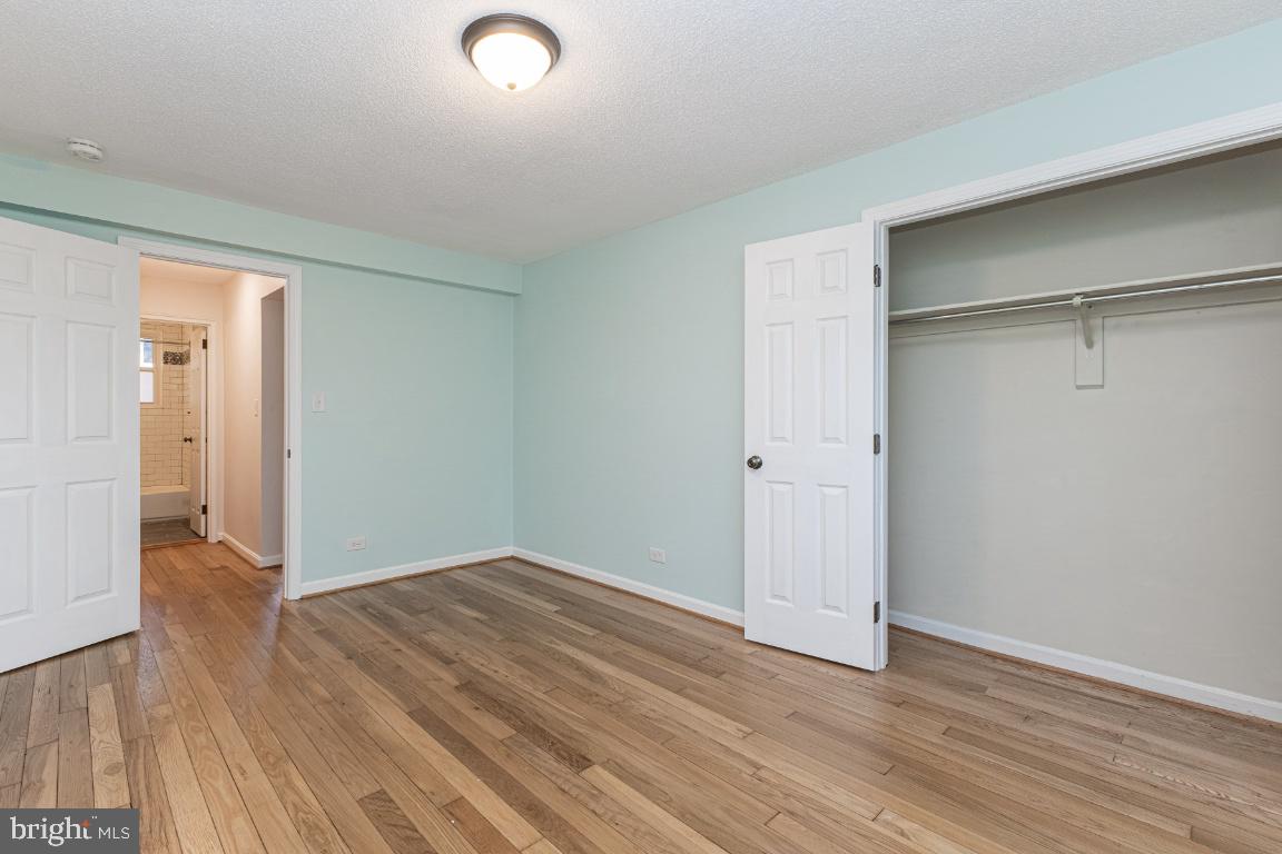 ARLINGTON OAKS - Residential Lease