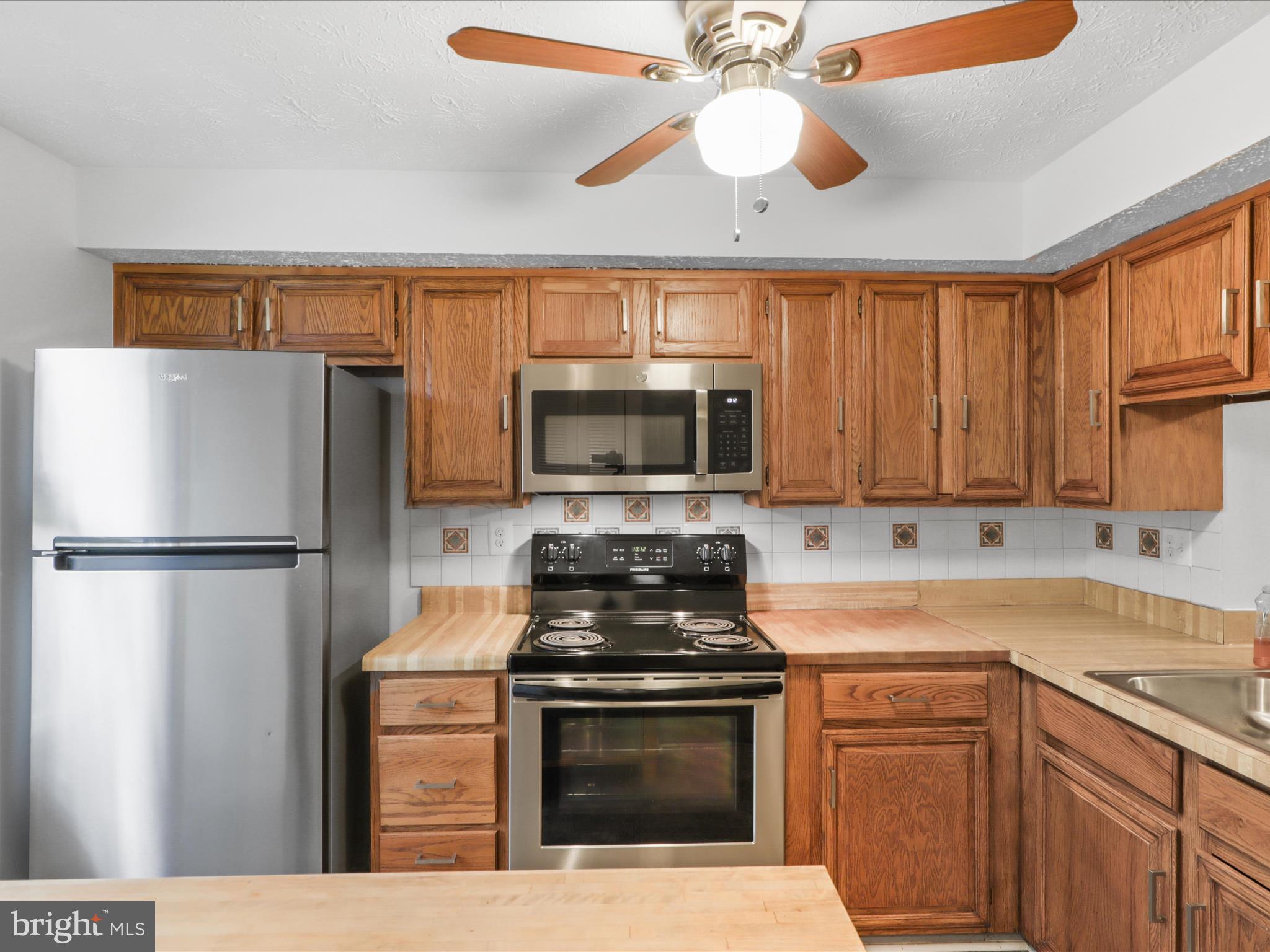 13833 PALMER HOUSE WAY 32-233