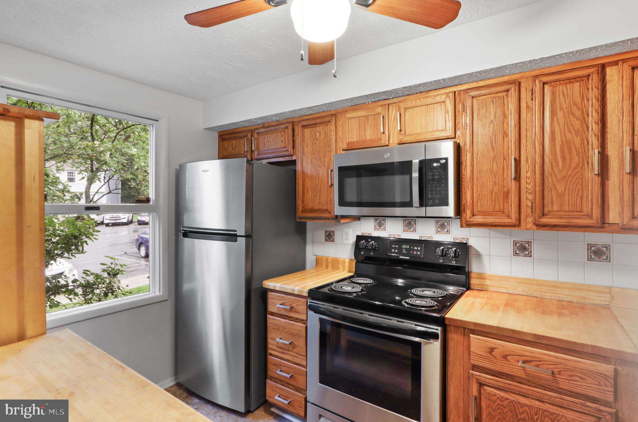 13833 PALMER HOUSE WAY 32-233