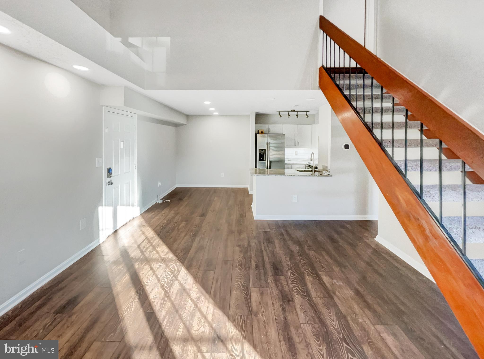 VICTORIA CROSSINGS AT MANCHESTER LAKES - Residential