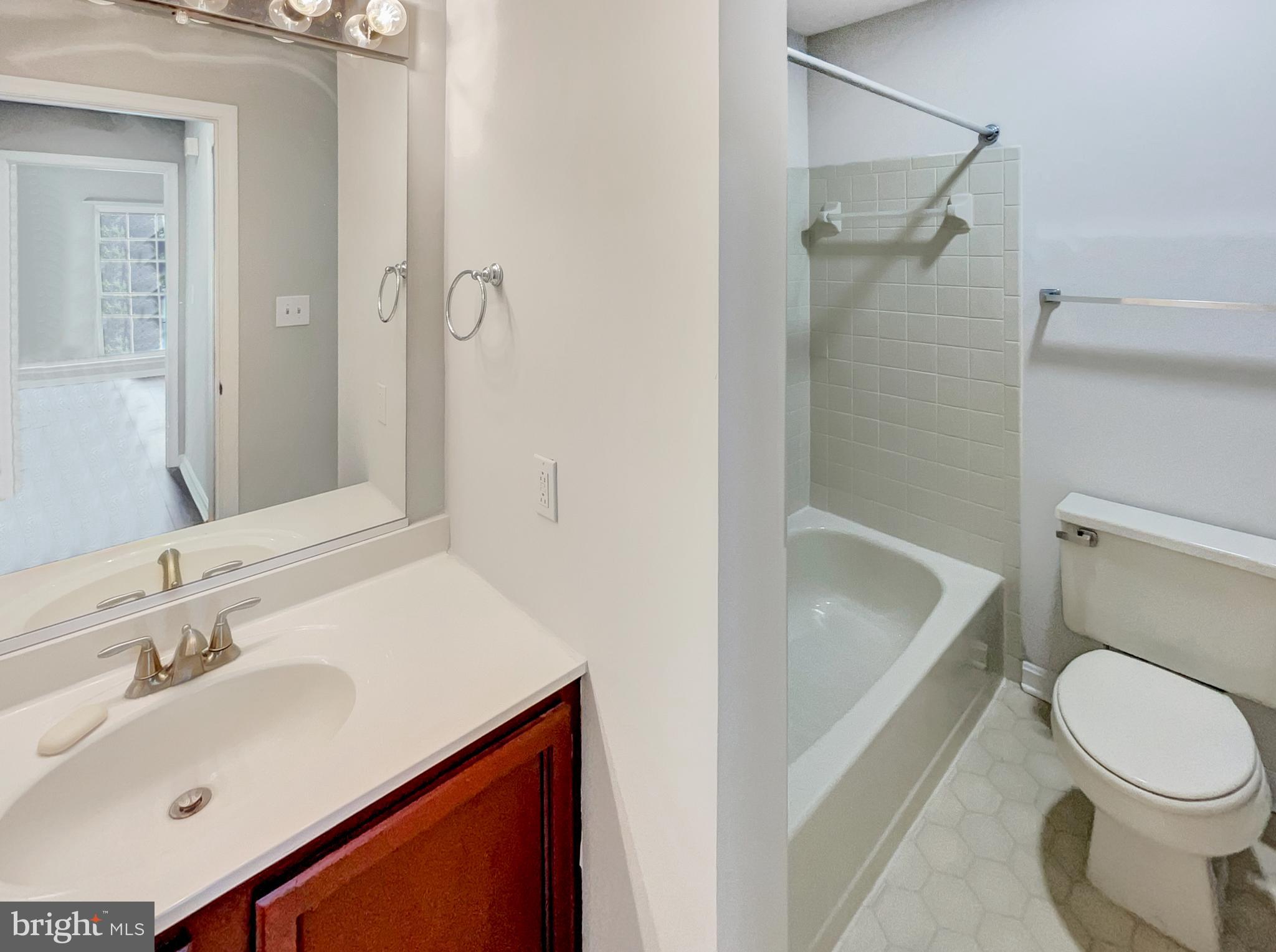 VICTORIA CROSSINGS AT MANCHESTER LAKES - Residential