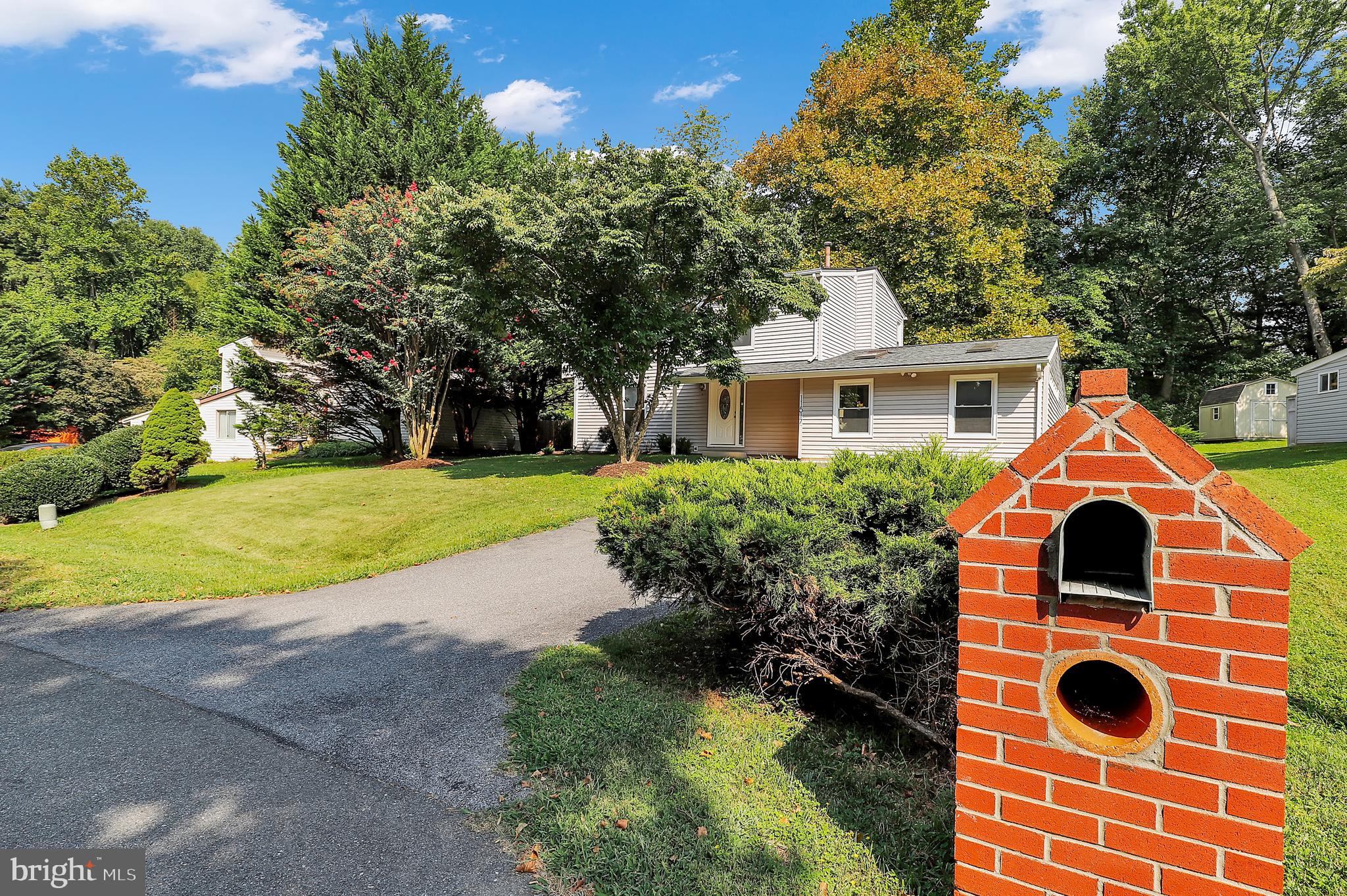 QUINCE ORCHARD KNOLLS - Residential