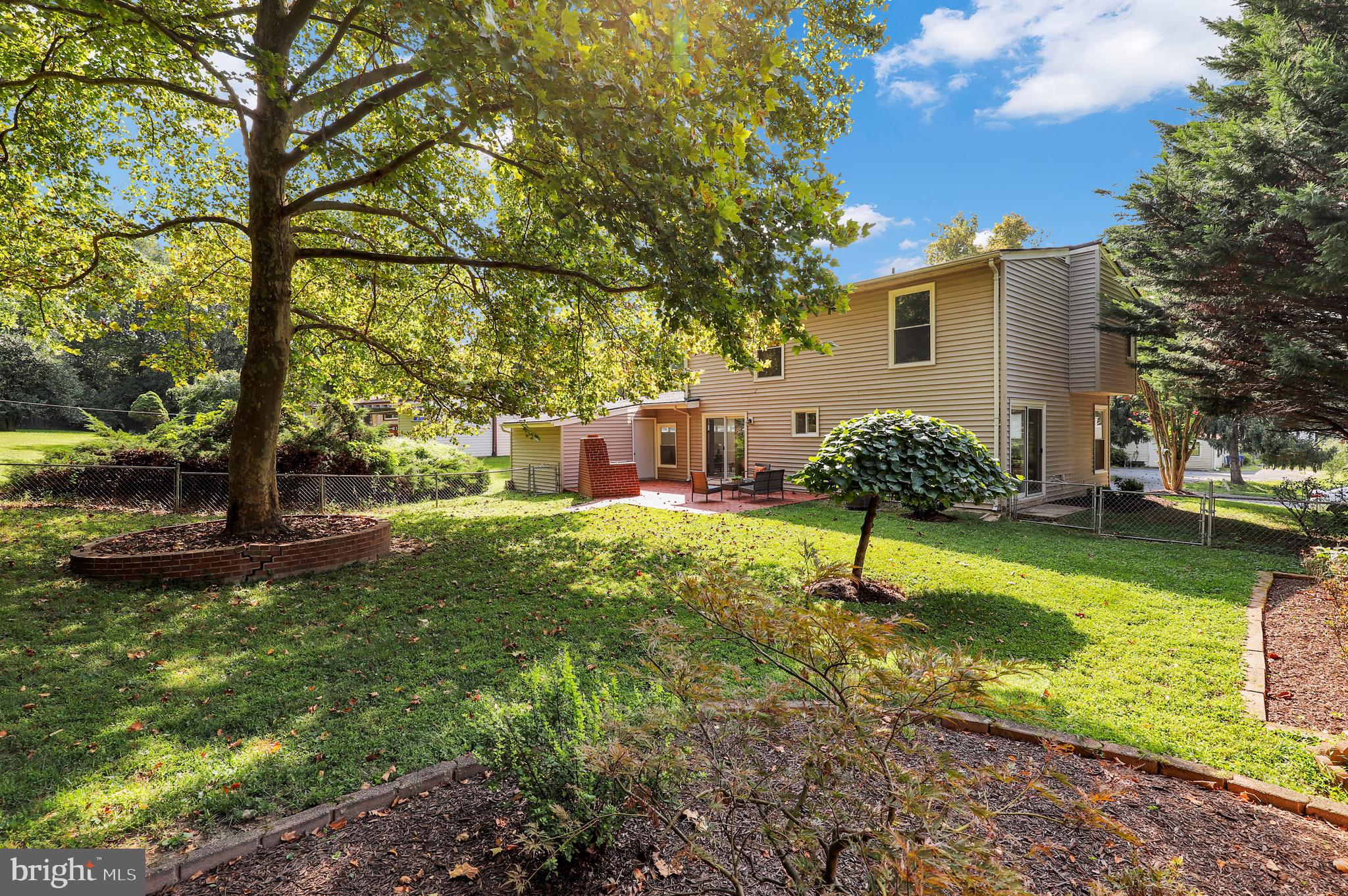 QUINCE ORCHARD KNOLLS - Residential