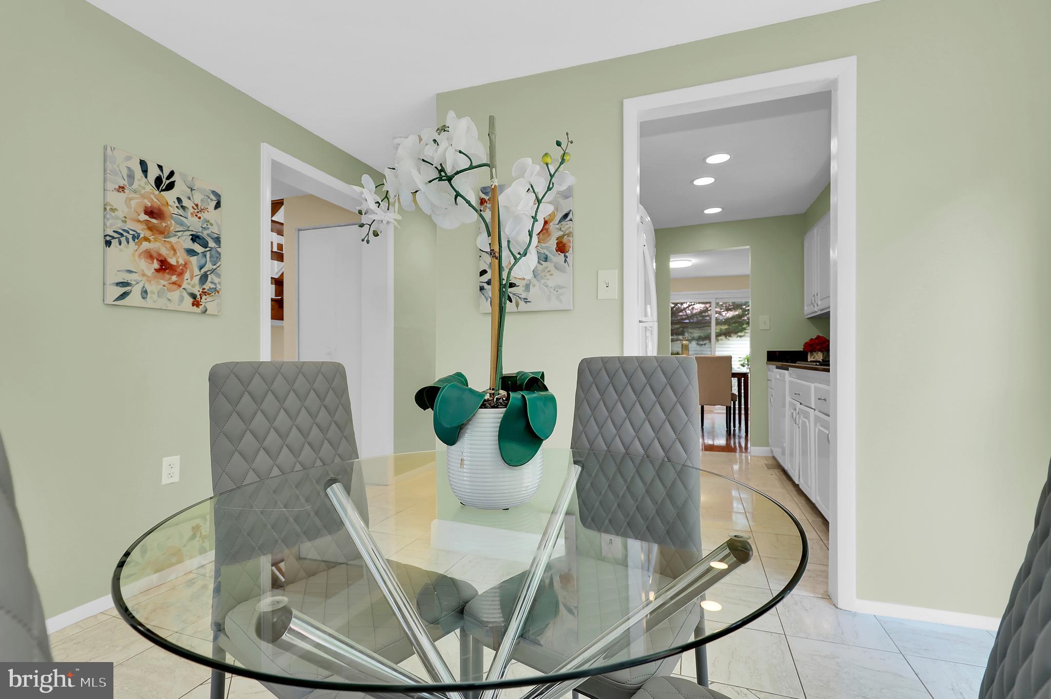 QUINCE ORCHARD KNOLLS - Residential