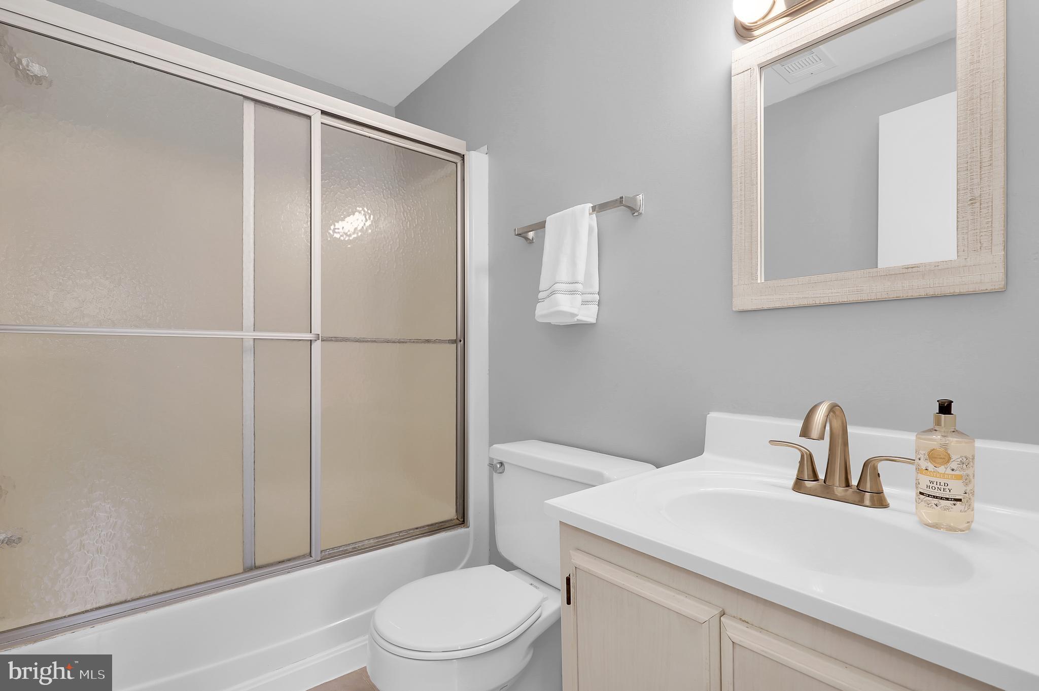 QUINCE ORCHARD KNOLLS - Residential