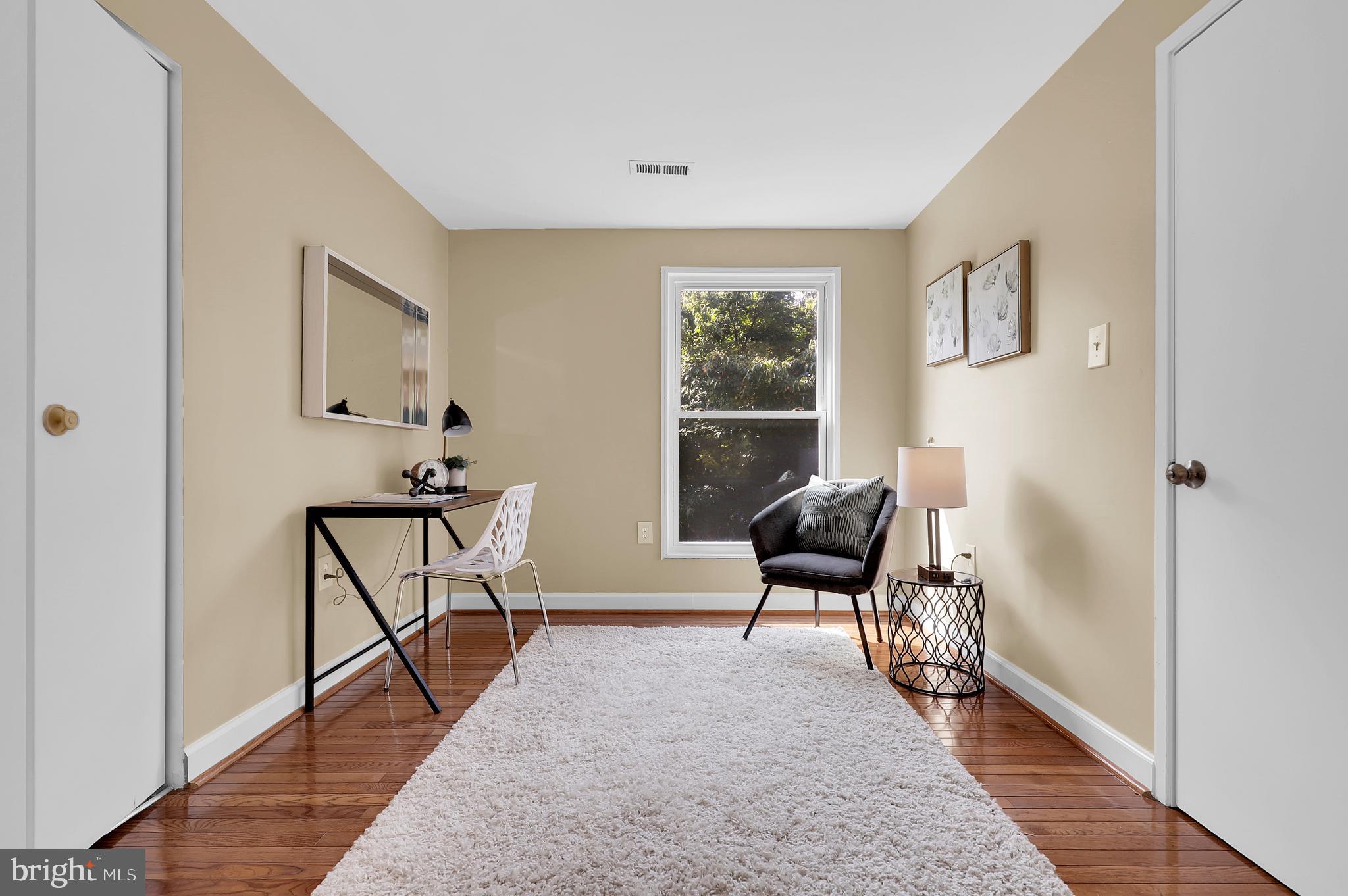 QUINCE ORCHARD KNOLLS - Residential