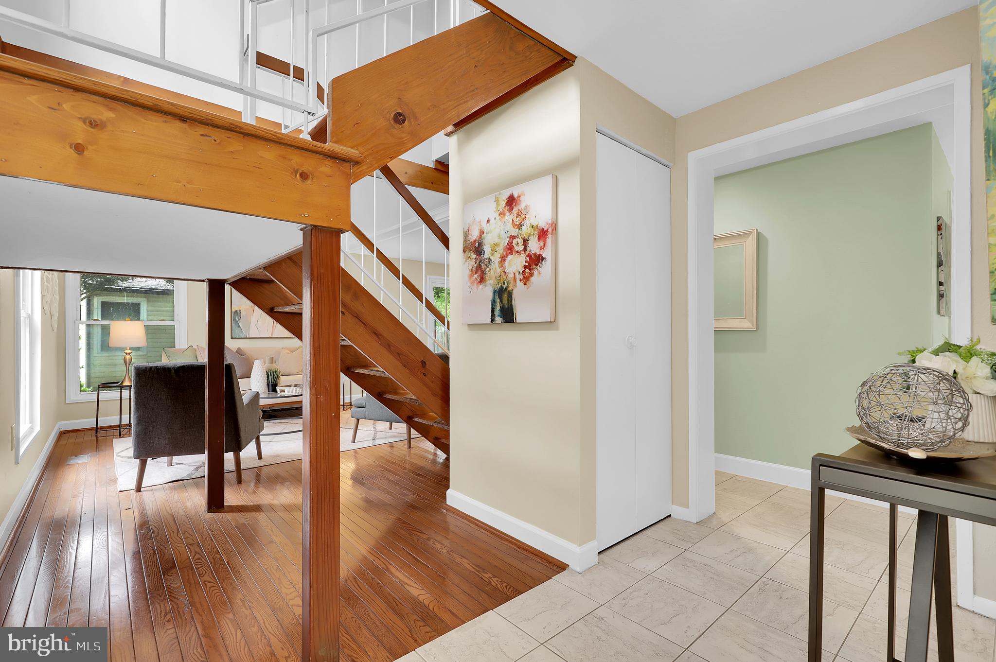 QUINCE ORCHARD KNOLLS - Residential