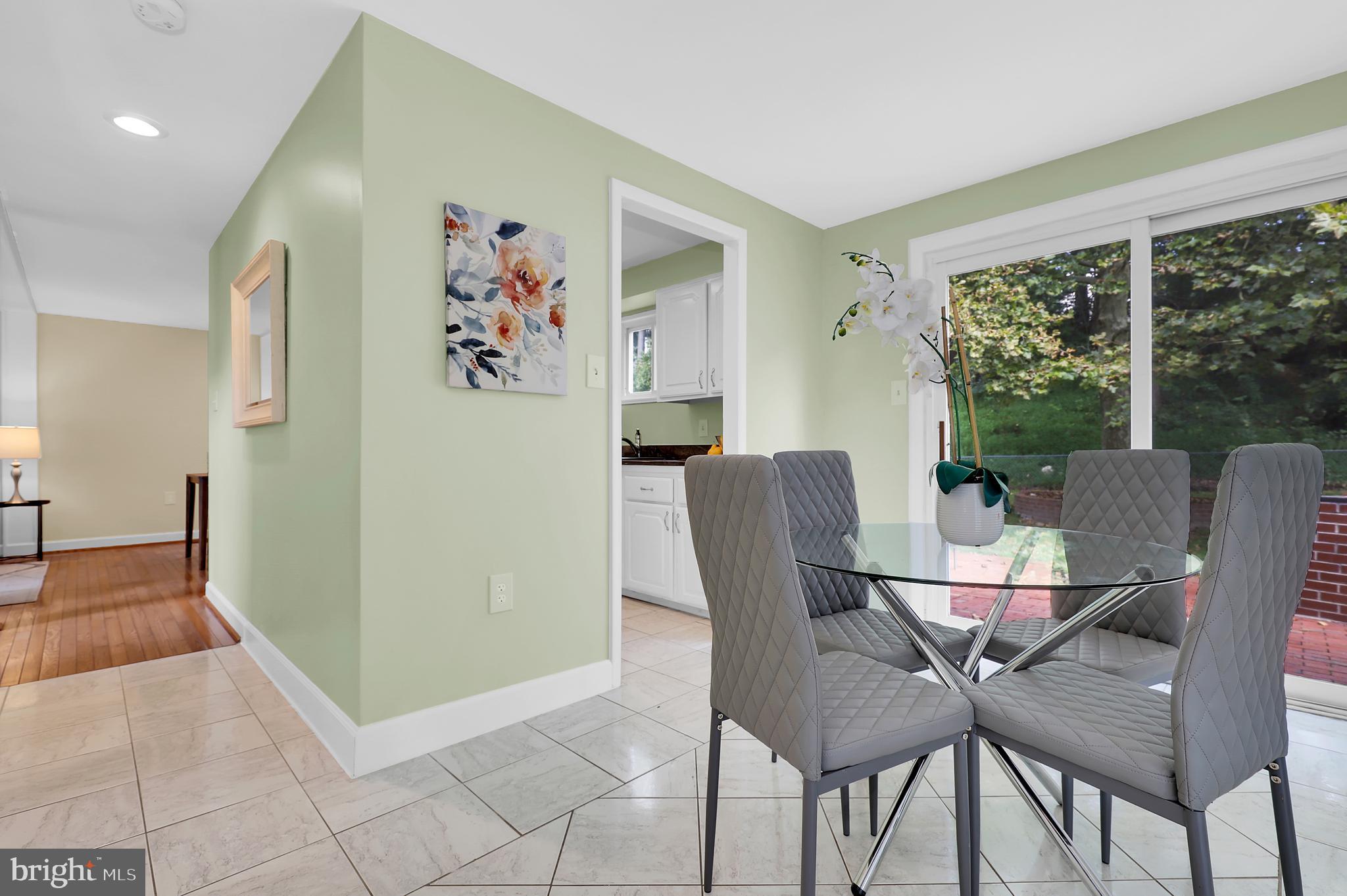 QUINCE ORCHARD KNOLLS - Residential