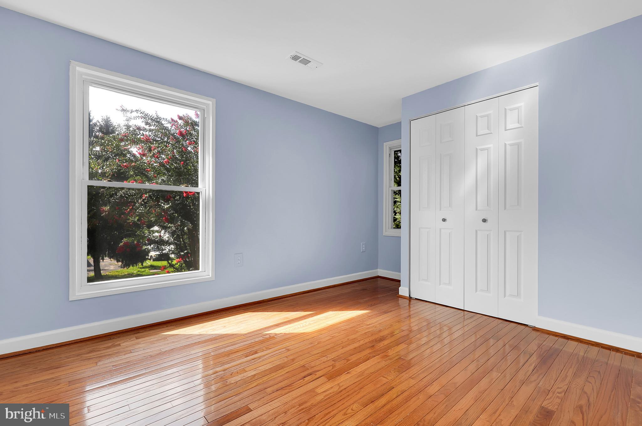 QUINCE ORCHARD KNOLLS - Residential