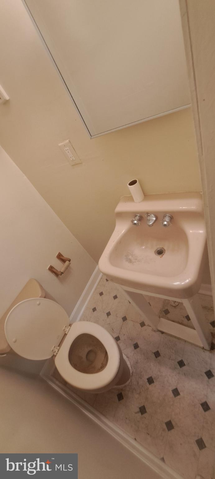 WEST BALTIMORE - Residential