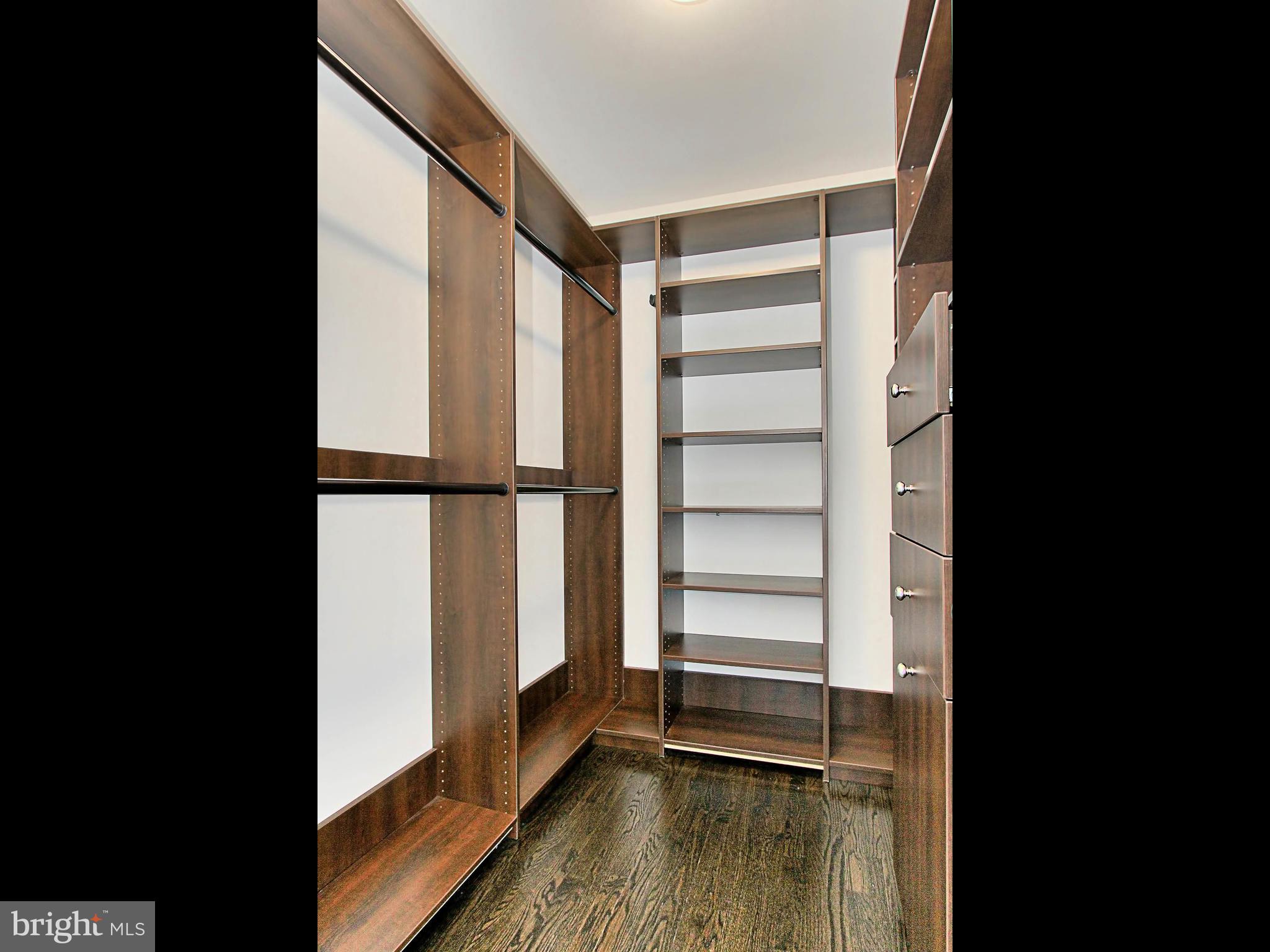 CHESTERBROOK WOODS - Residential