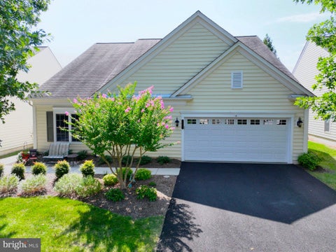 Photo of 20663 Golden Ridge Drive, ASHBURN, VA 20147 (MLS # VALO2135556)