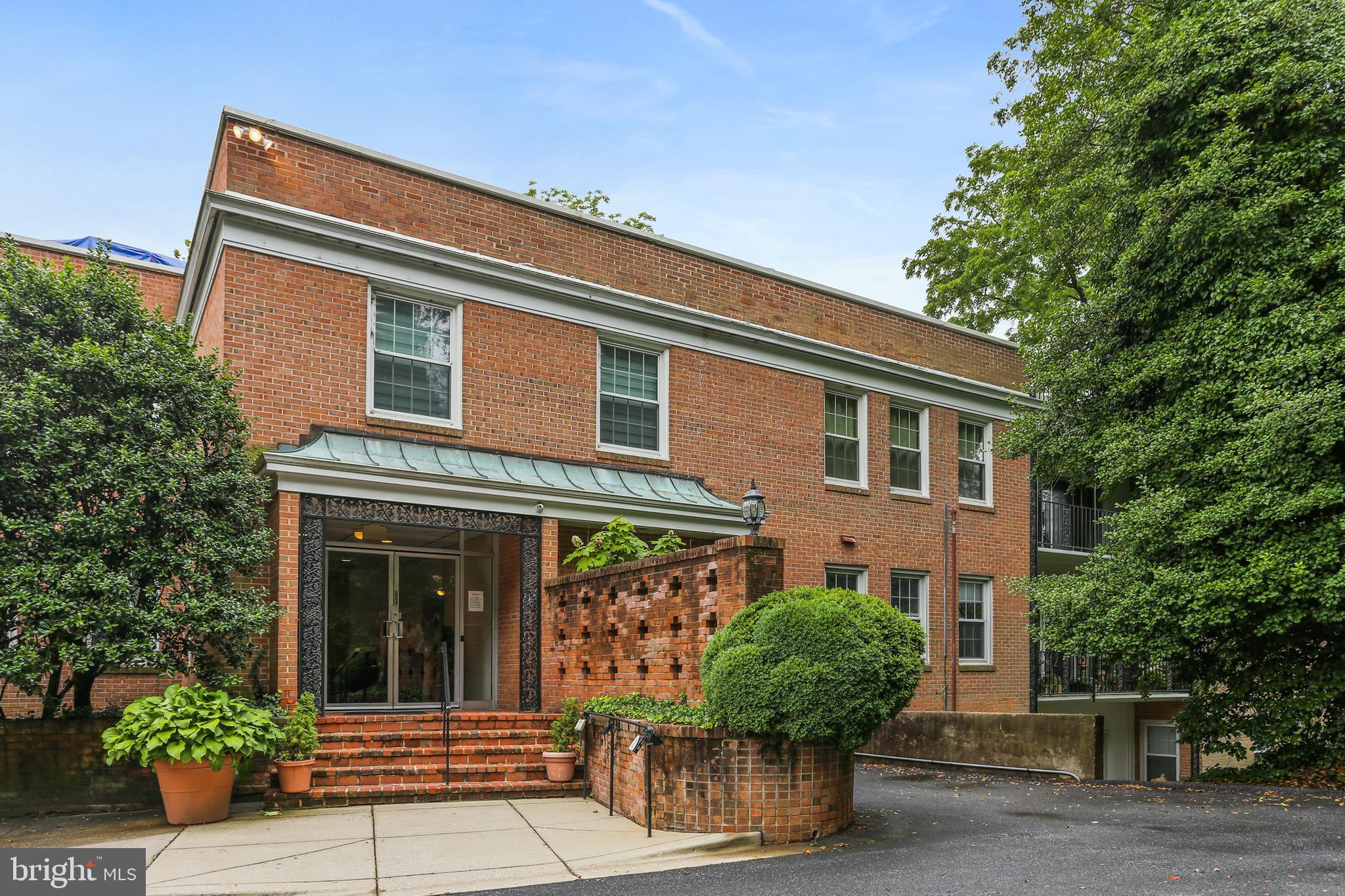 HAMLET HOUSE - Residential