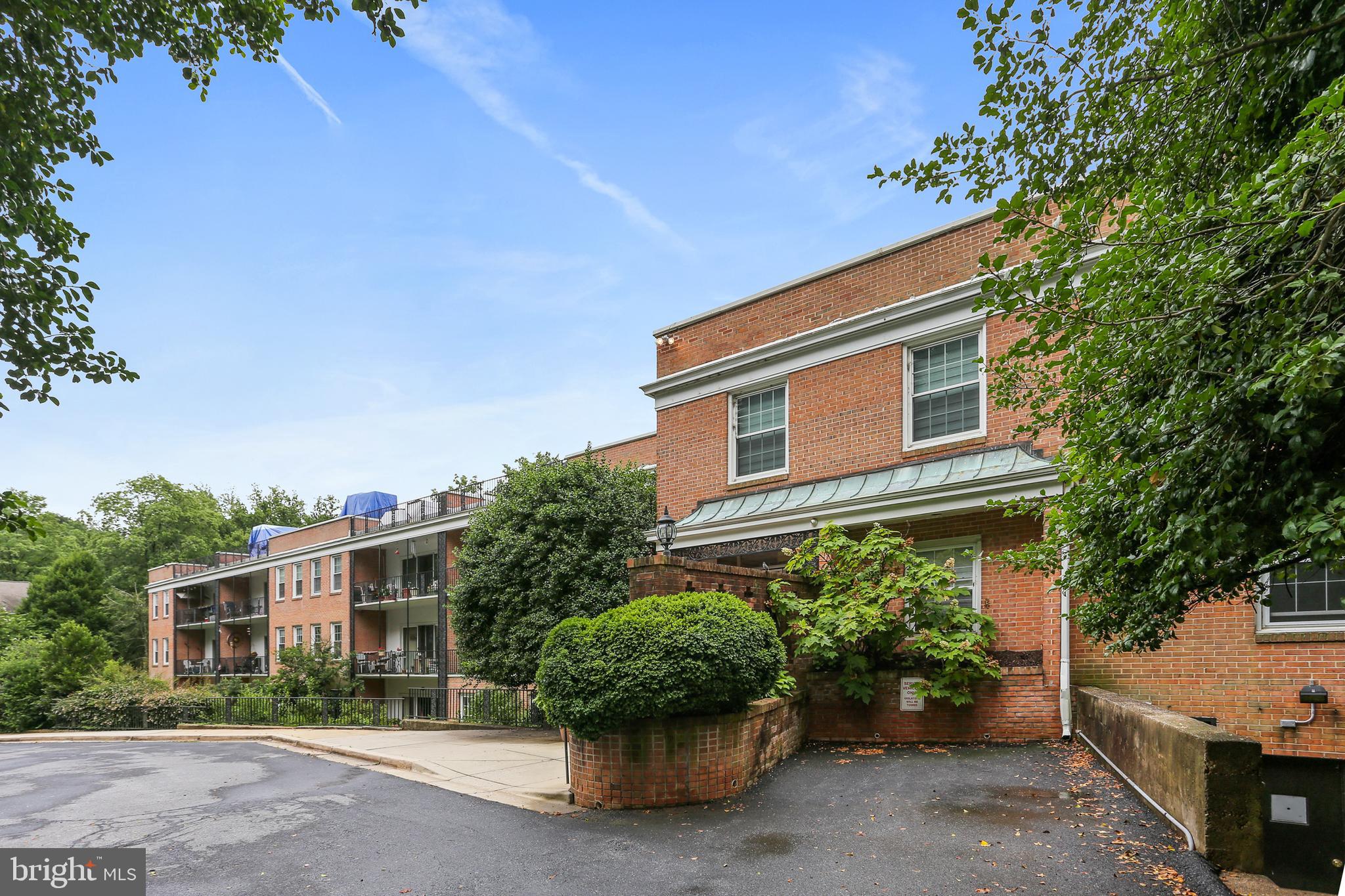 HAMLET HOUSE - Residential