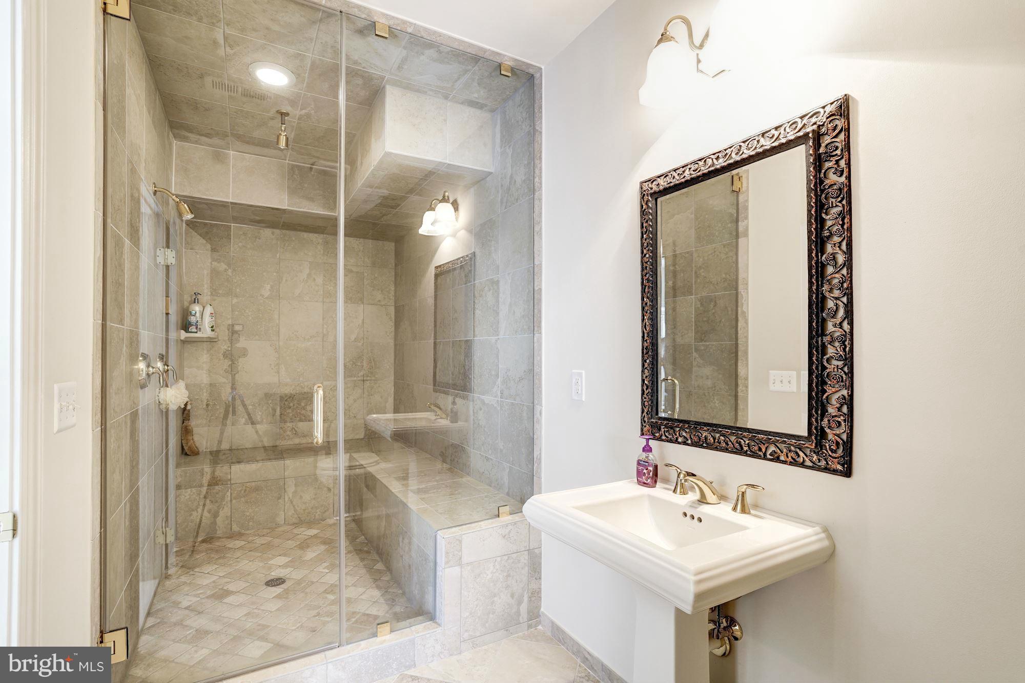 GRENATA - Residential