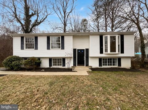 Photo of 10911 Santa Clara Drive, FAIRFAX, VA 22030 (MLS # VAFX2303056)