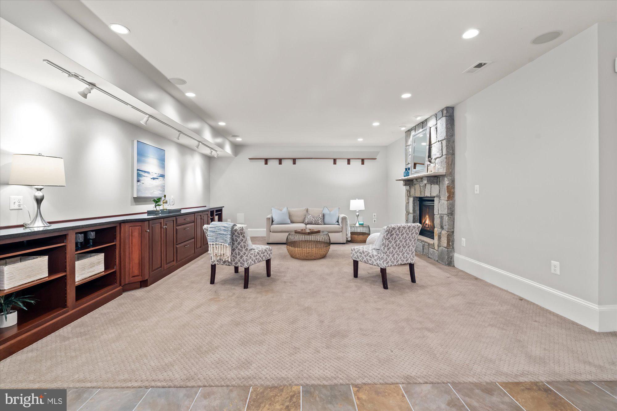 EVANS FARM - Residential